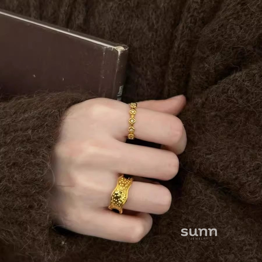 Keara Brushed Gold Stacking Ring [BWFHVDQM]