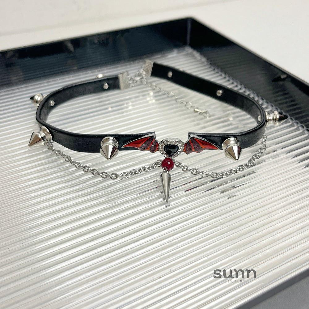 Keeva Edgy Heart Choker [UZ6PP3ES]