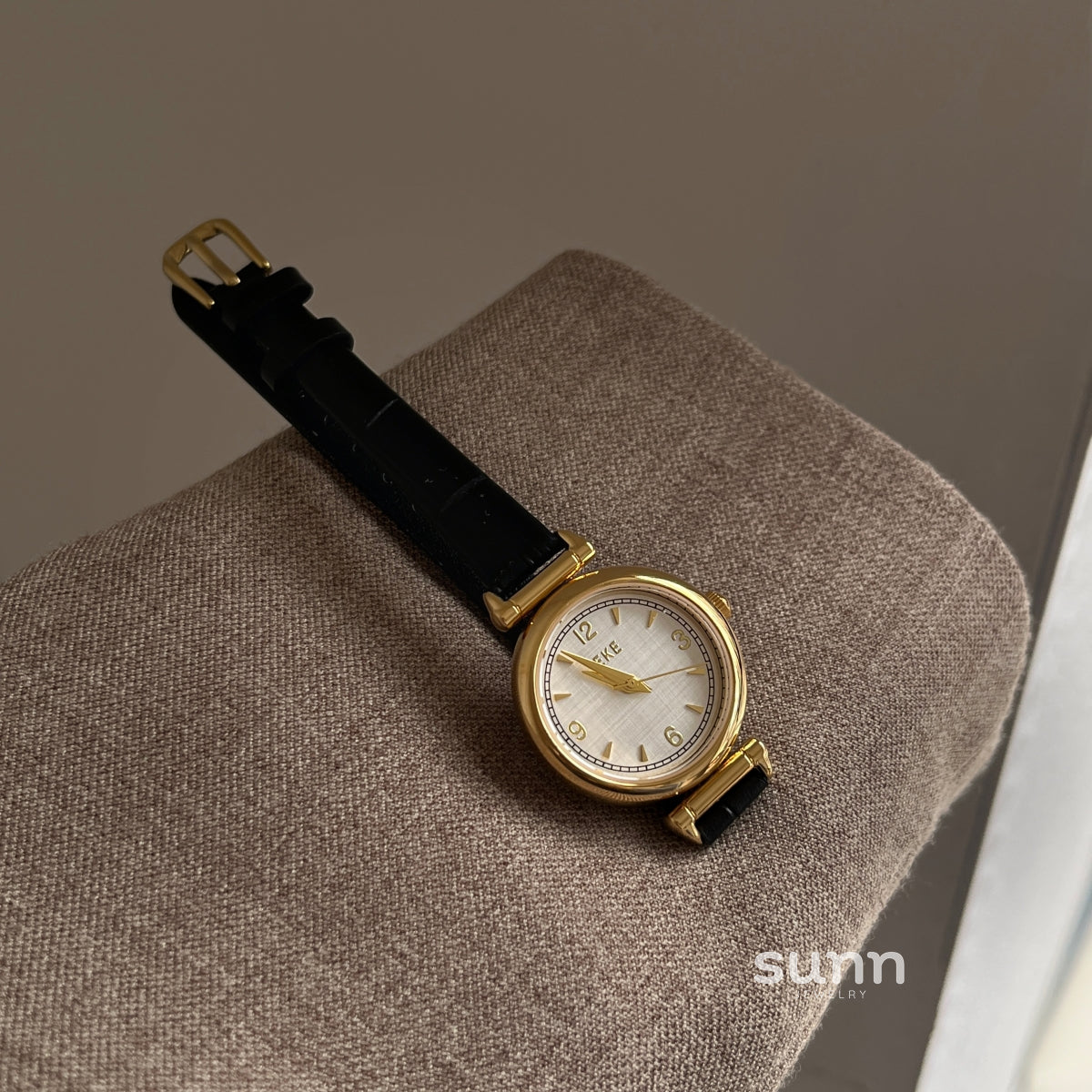 Keily Classic Round Quartz Watch [UEAI7FR2]
