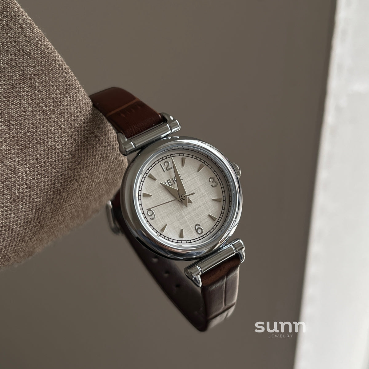 Keily Classic Round Quartz Watch [AG2KFW9X]