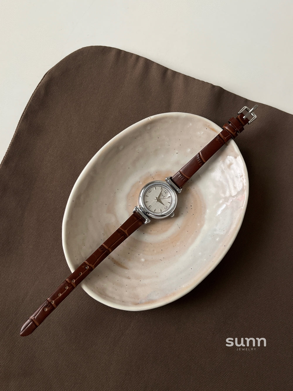 Keily Classic Round Quartz Watch [60LUH33N]