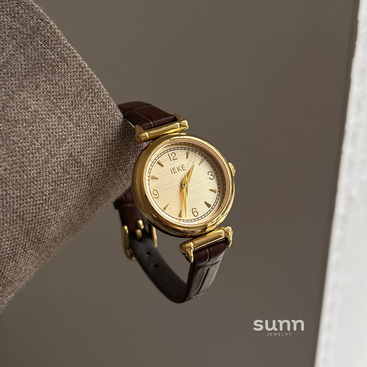 Keily Classic Round Quartz Watch [W7BBWVUN]