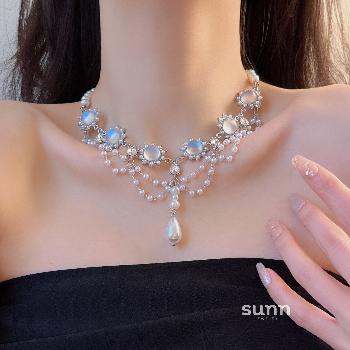 Keisy Ornate Heart Pearl Necklace [N41VV0IG]