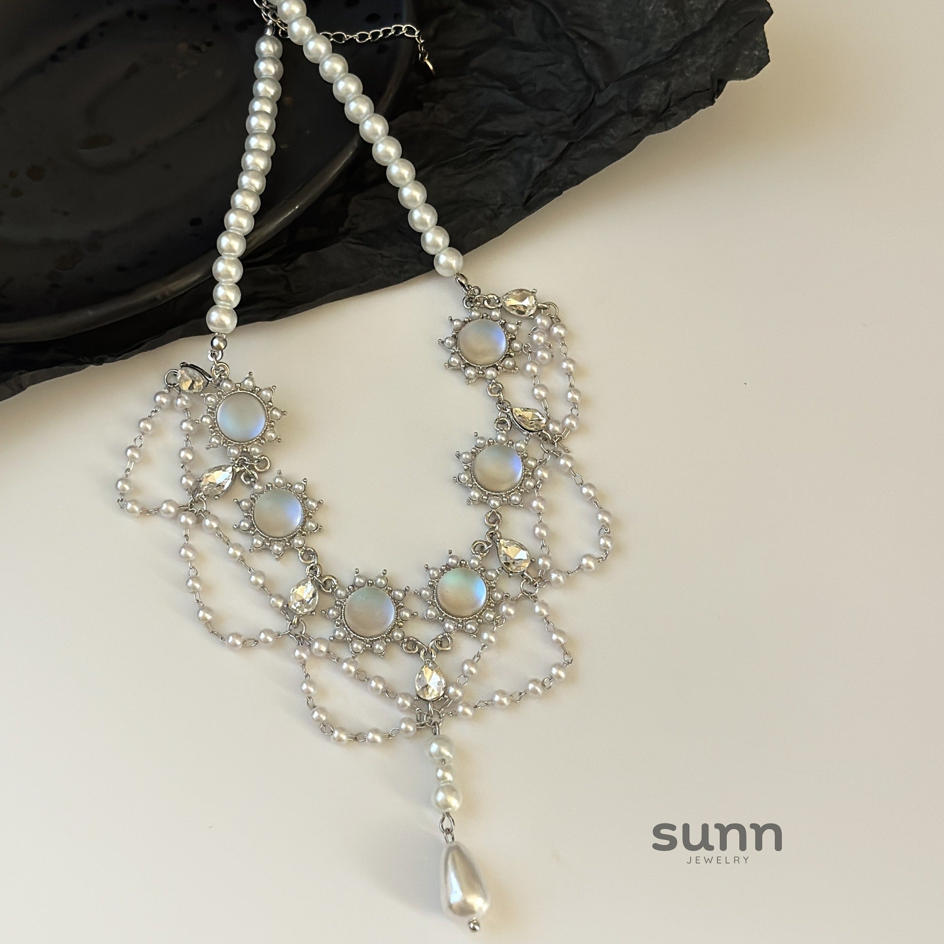 Keisy Ornate Heart Pearl Necklace [JQPRIT25]