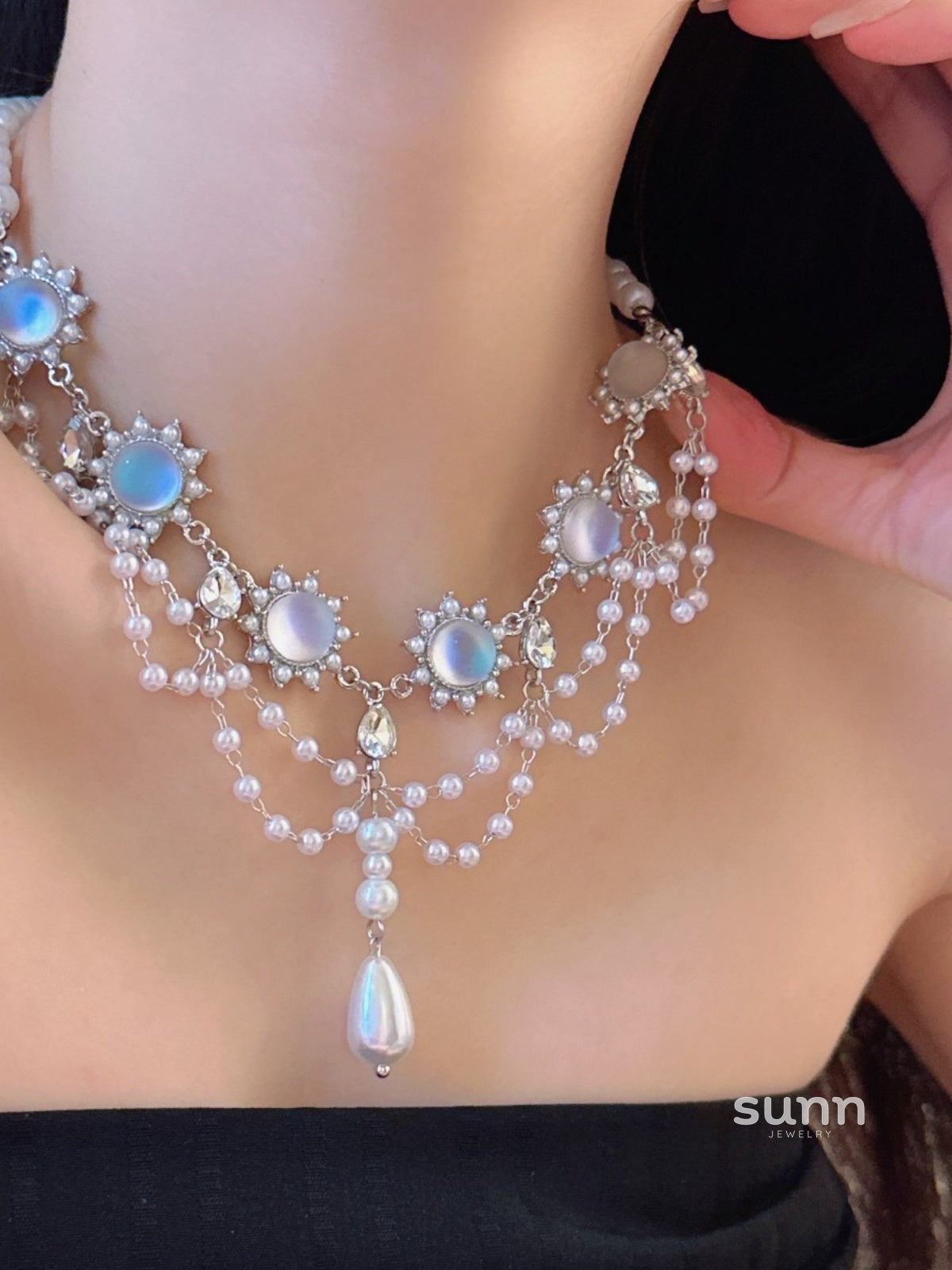 Keisy Ornate Heart Pearl Necklace [7ZAYAO9G]