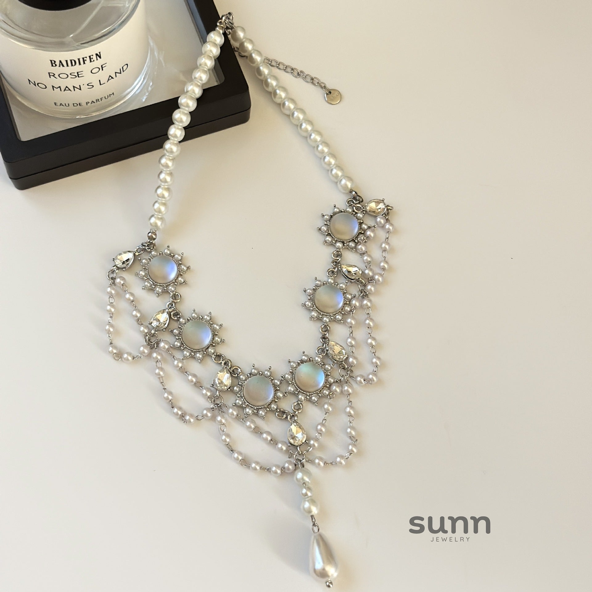 Keisy Ornate Heart Pearl Necklace [WM5QLZY8]