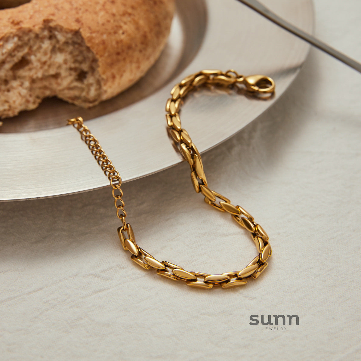 Kelahni Delicate Gold Link Bracelet [HAROVGOK]