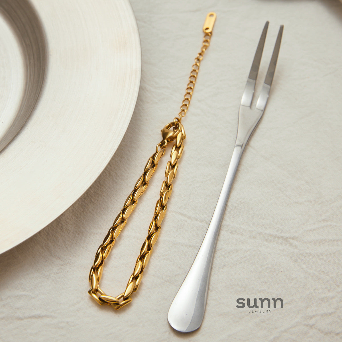Kelahni Delicate Gold Link Bracelet [FNLJKYGB]