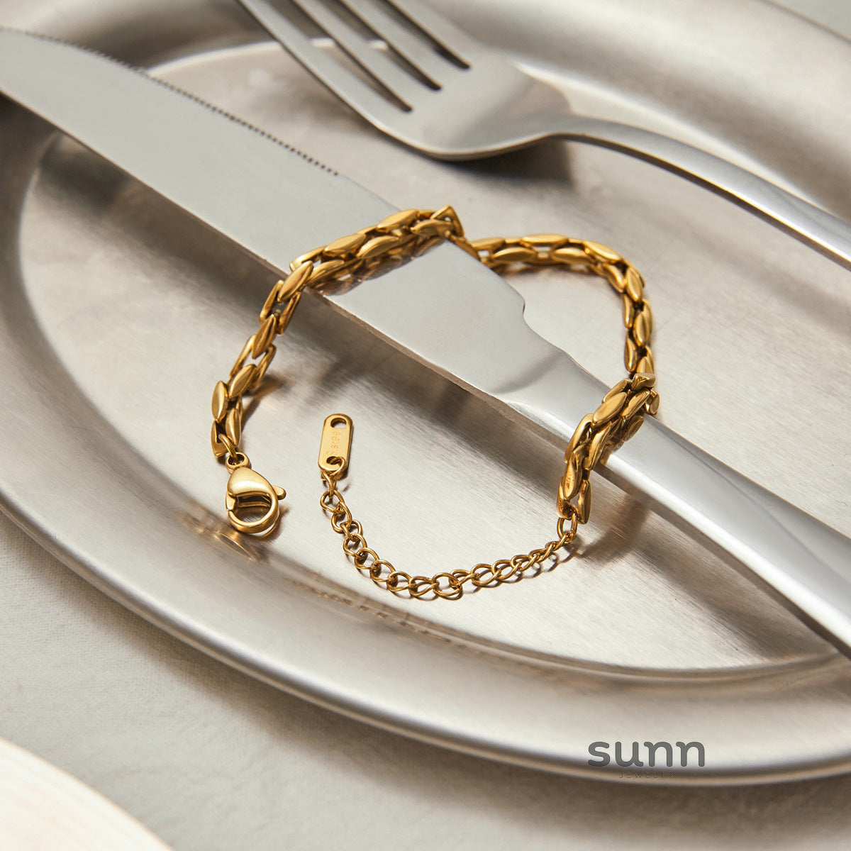 Kelahni Delicate Gold Link Bracelet [8CKIWDC3]