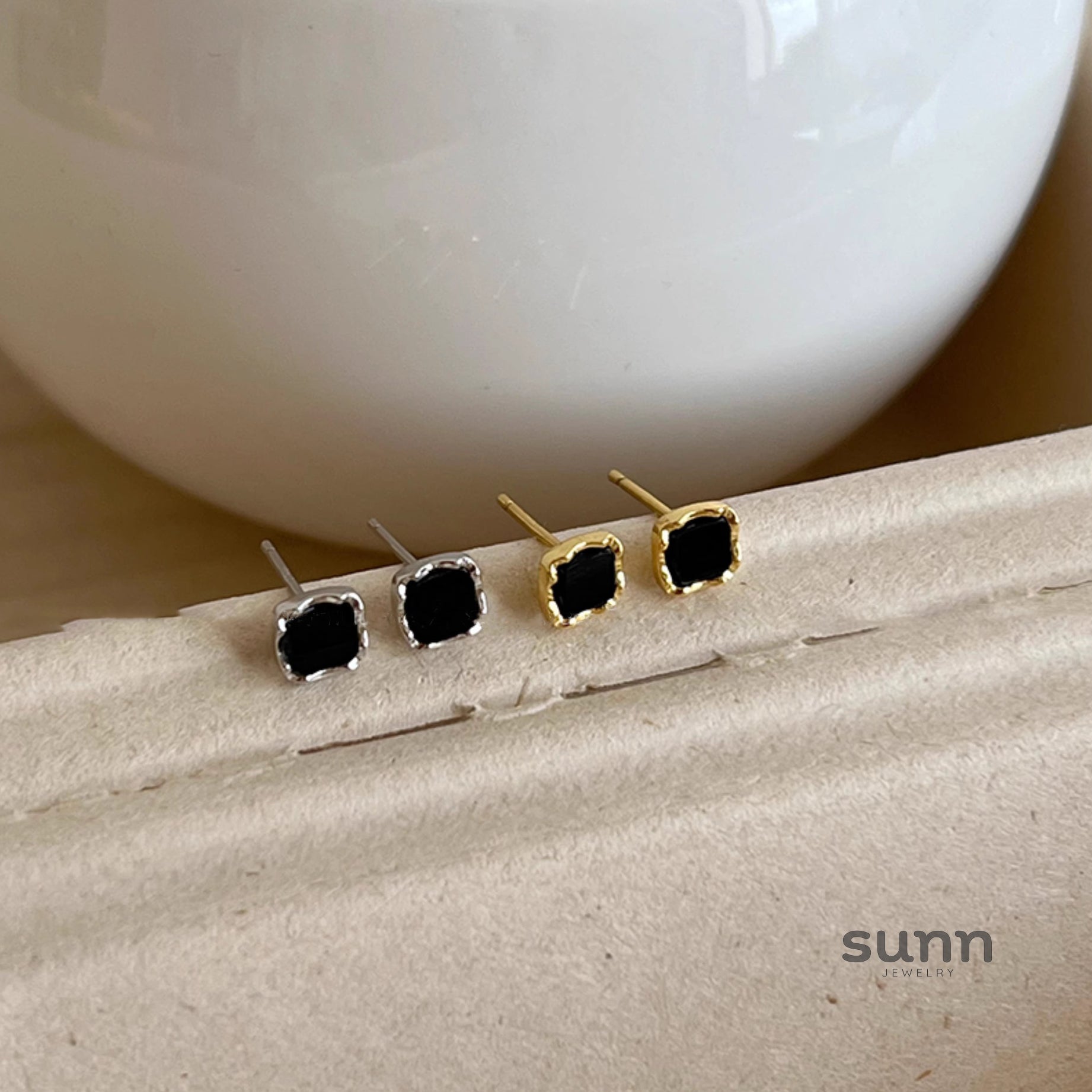 Kelis Sleek Square Earrings [9O2JEZ8O]