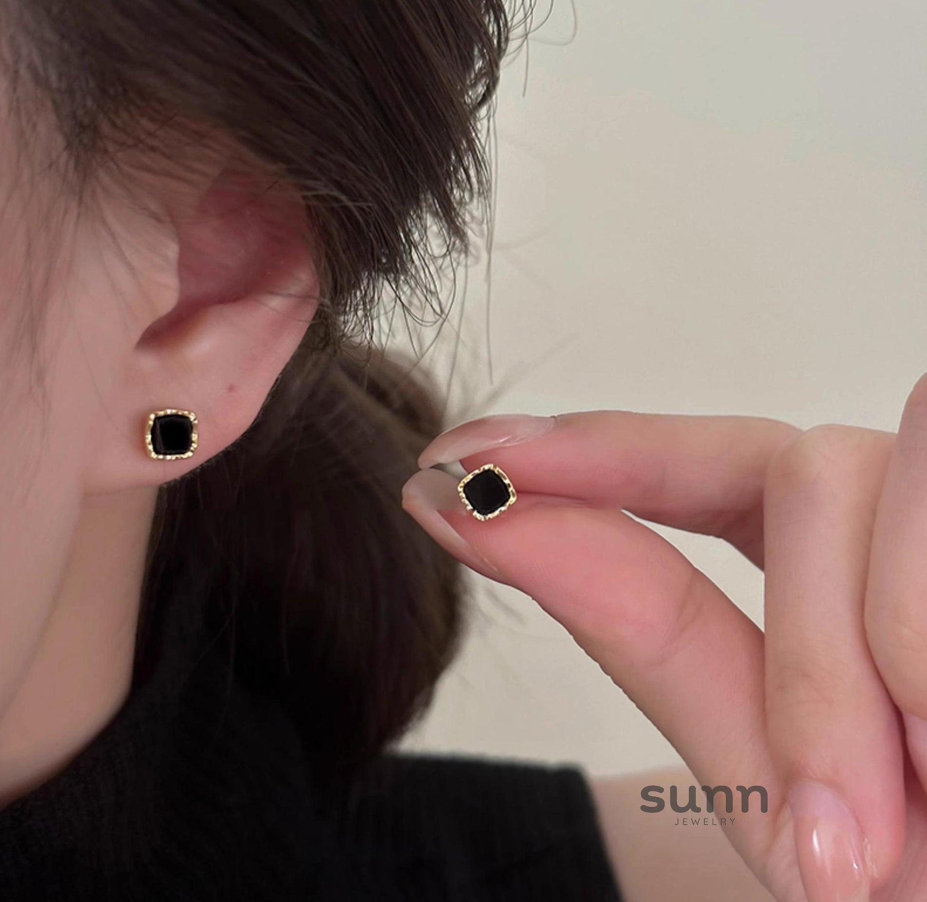 Kelis Sleek Square Earrings [9RGAG3QS]