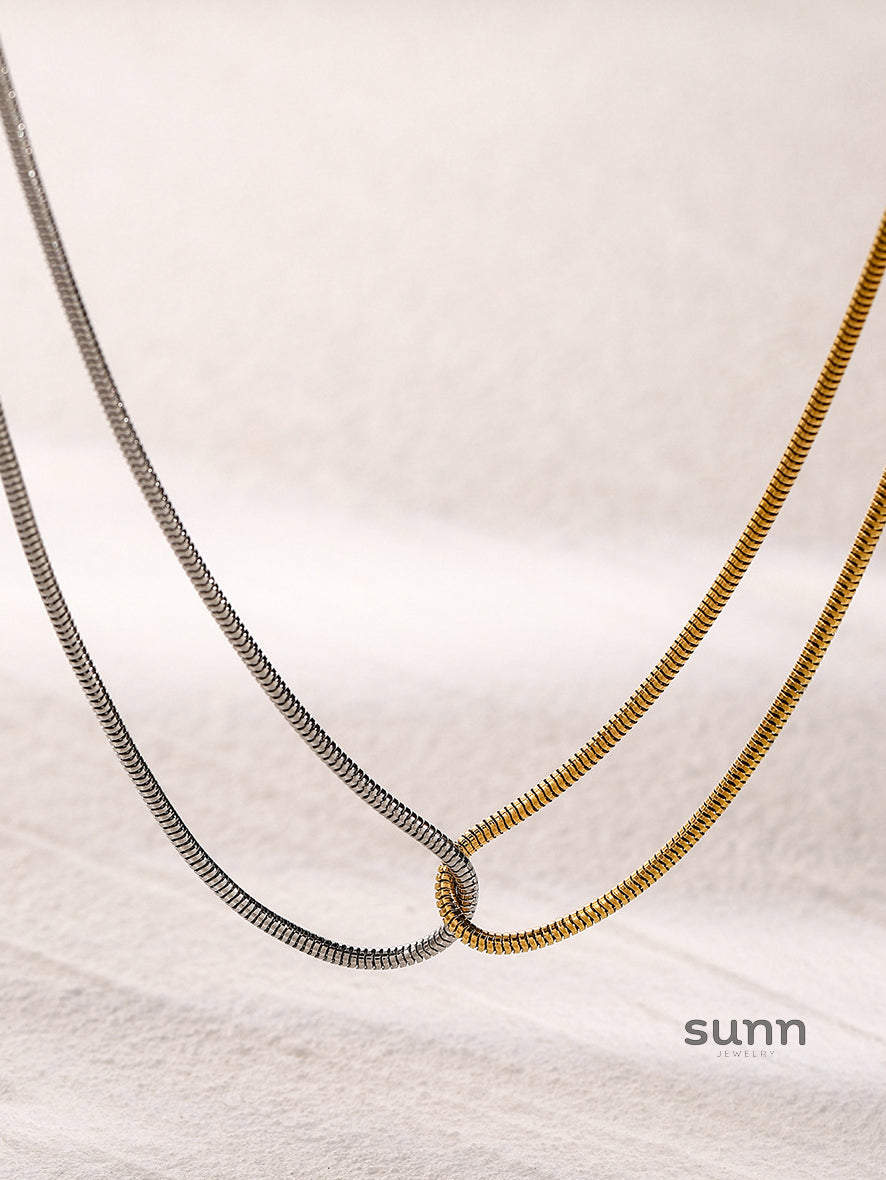 Kelly Duo-Tone Snake Chain Necklace [4F3R3N56]