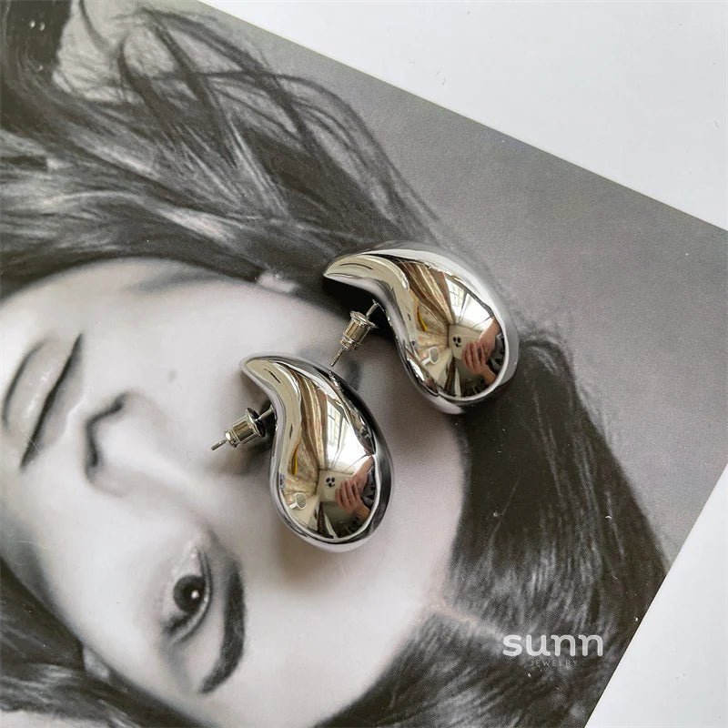 Kellyn Teardrop Hoop Earrings