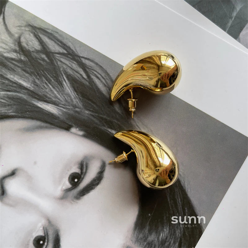 Kellyn Teardrop Hoop Earrings