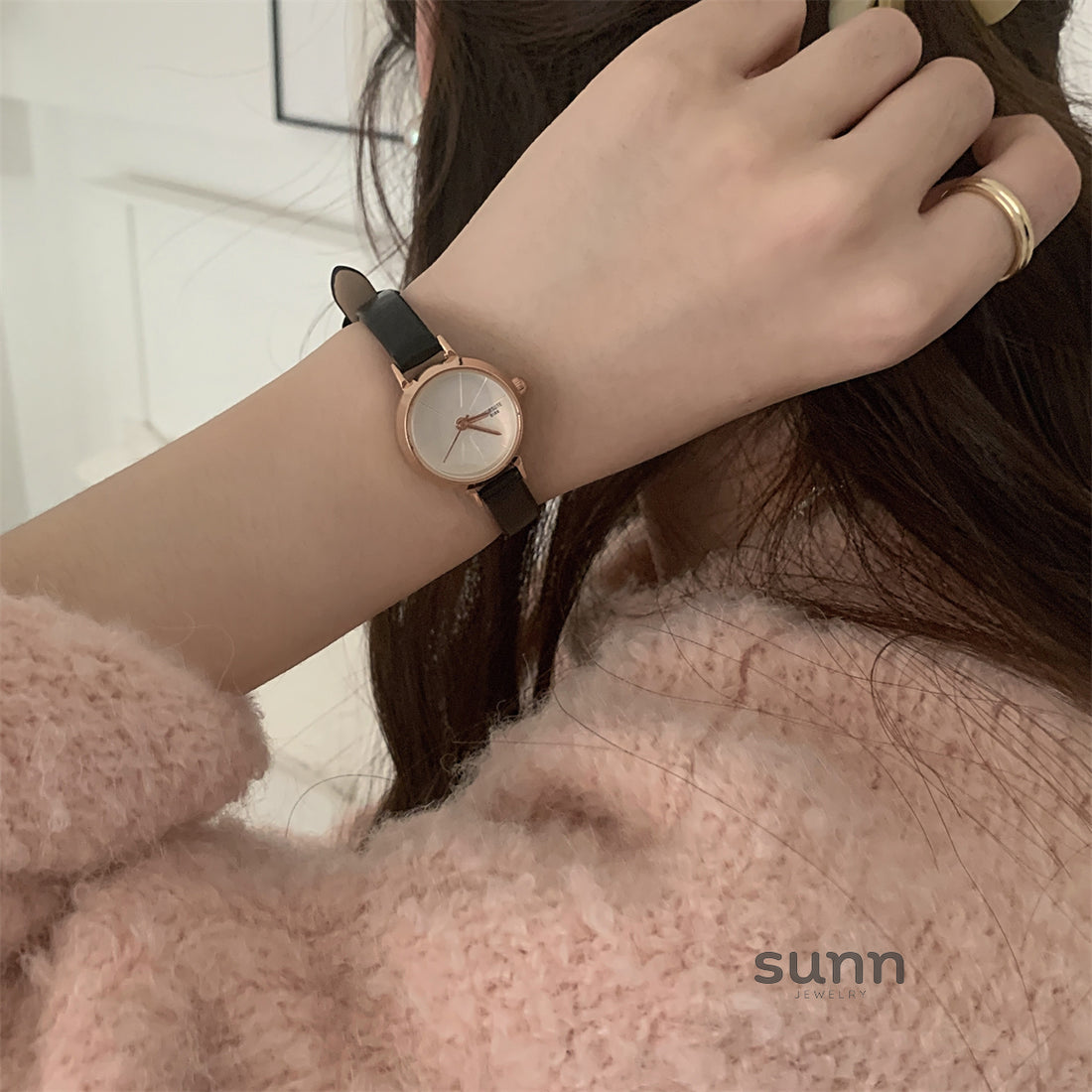 Kenadie Retro Leather Watch [82R5YR7Y]