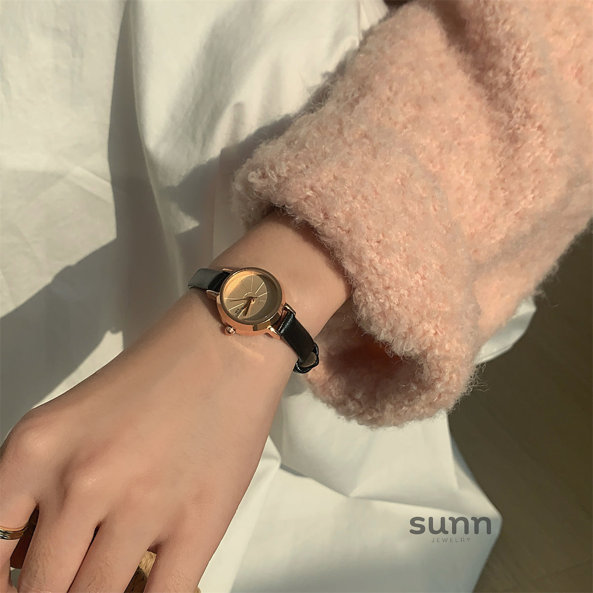 Kenadie Retro Leather Watch [07FF8J8I]