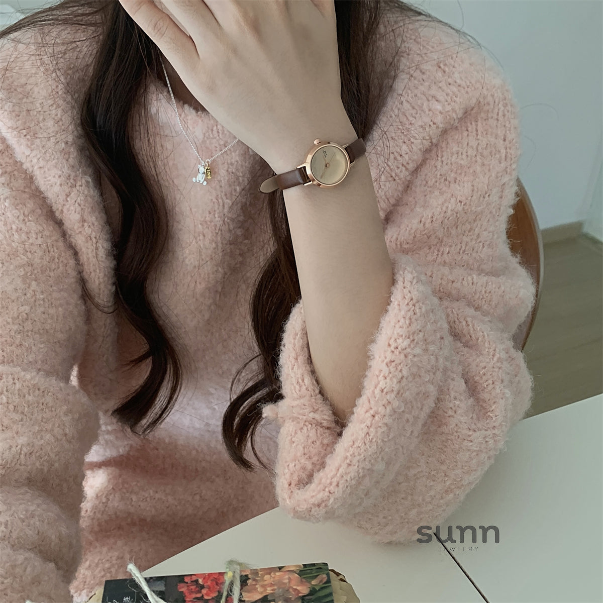 Kenadie Retro Leather Watch [GW57E2XK]