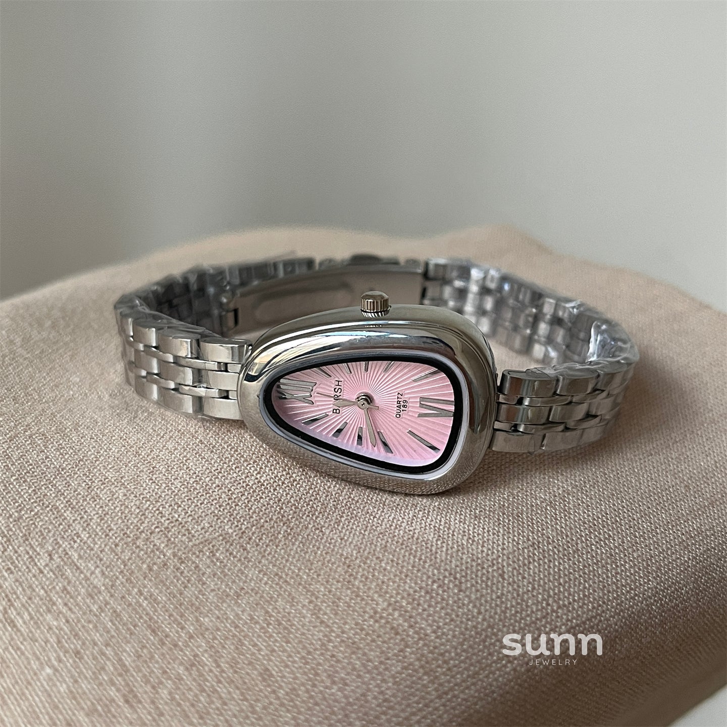 Kenadie Vintage Snake Head Watch [O7WTBG47]