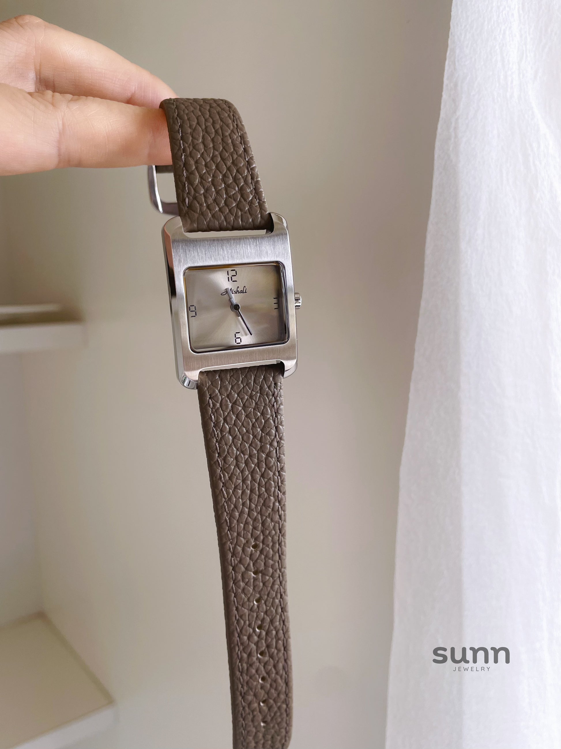 Kendyl Elegant Square Leather Watch [UMQ4PQVP]