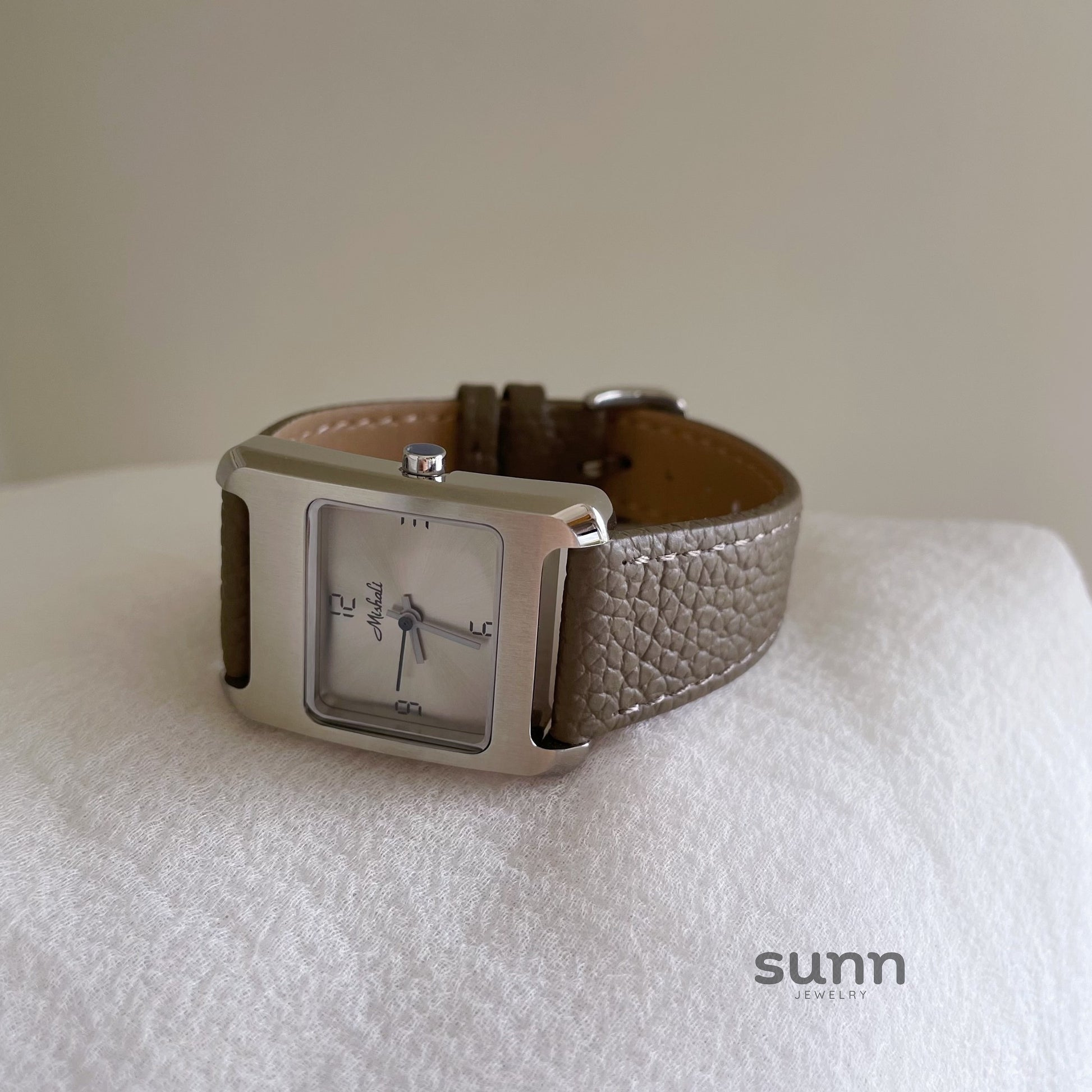 Kendyl Elegant Square Leather Watch [G00WQI7P]