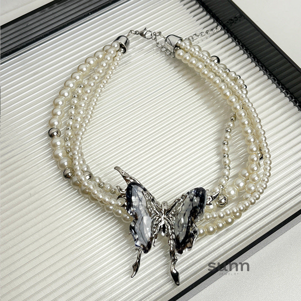 Kendyl Pearl Butterfly Choker [ULRXL1YJ]