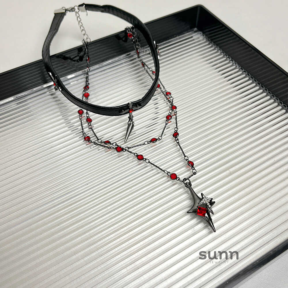 Kenedi Layered Cross Choker [F6KKHTE6]