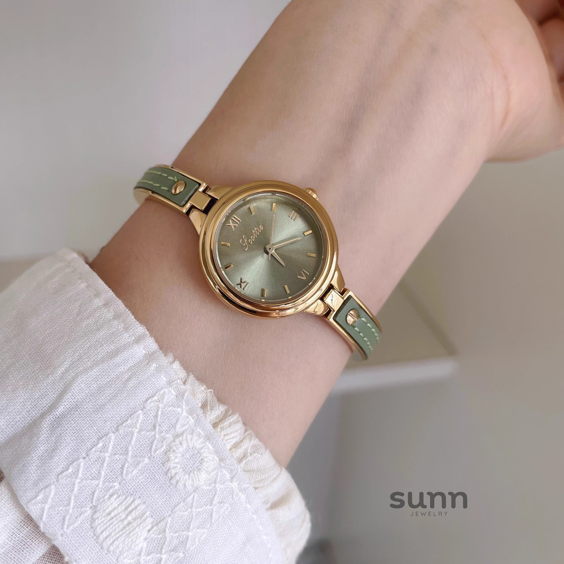 Kenlee Petite Bracelet Watch [0UYS2K0W]