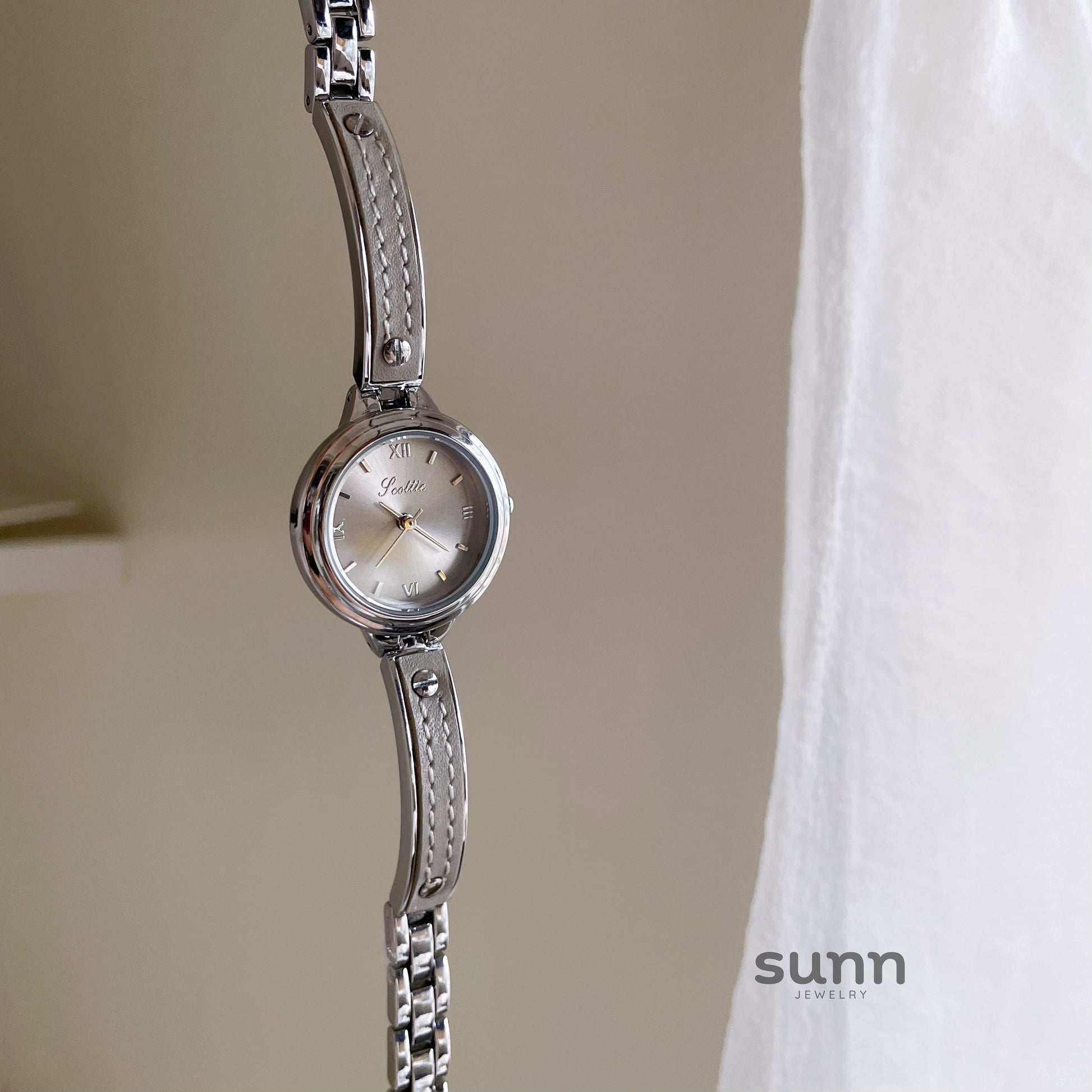 Kenlee Petite Bracelet Watch [63EX6QOE]