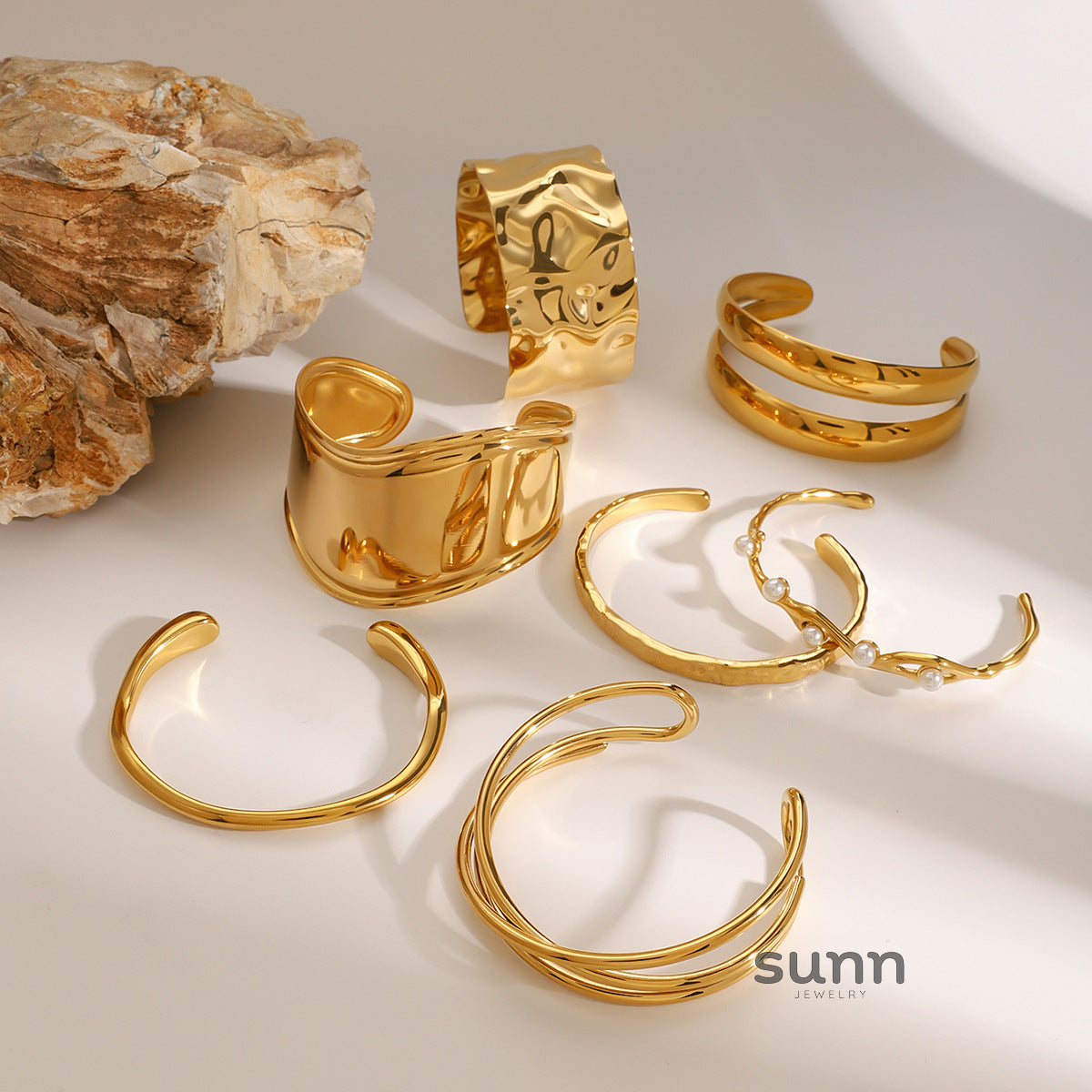Kenslee Golden Pearl Cuff Bracelet [M2FBPAK7]