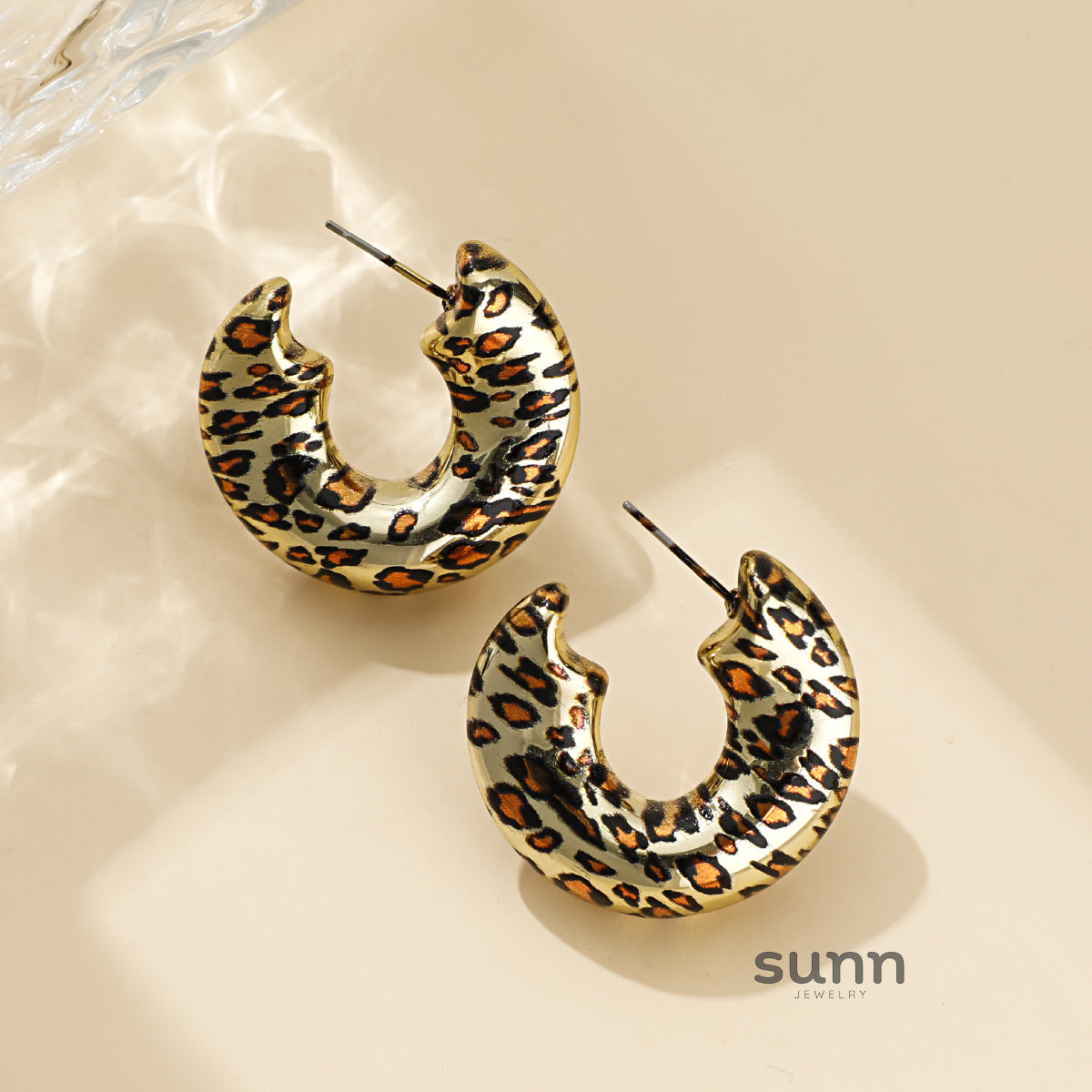 Kenslie Leopard C-Hoop Earrings [GDO7L9RV]