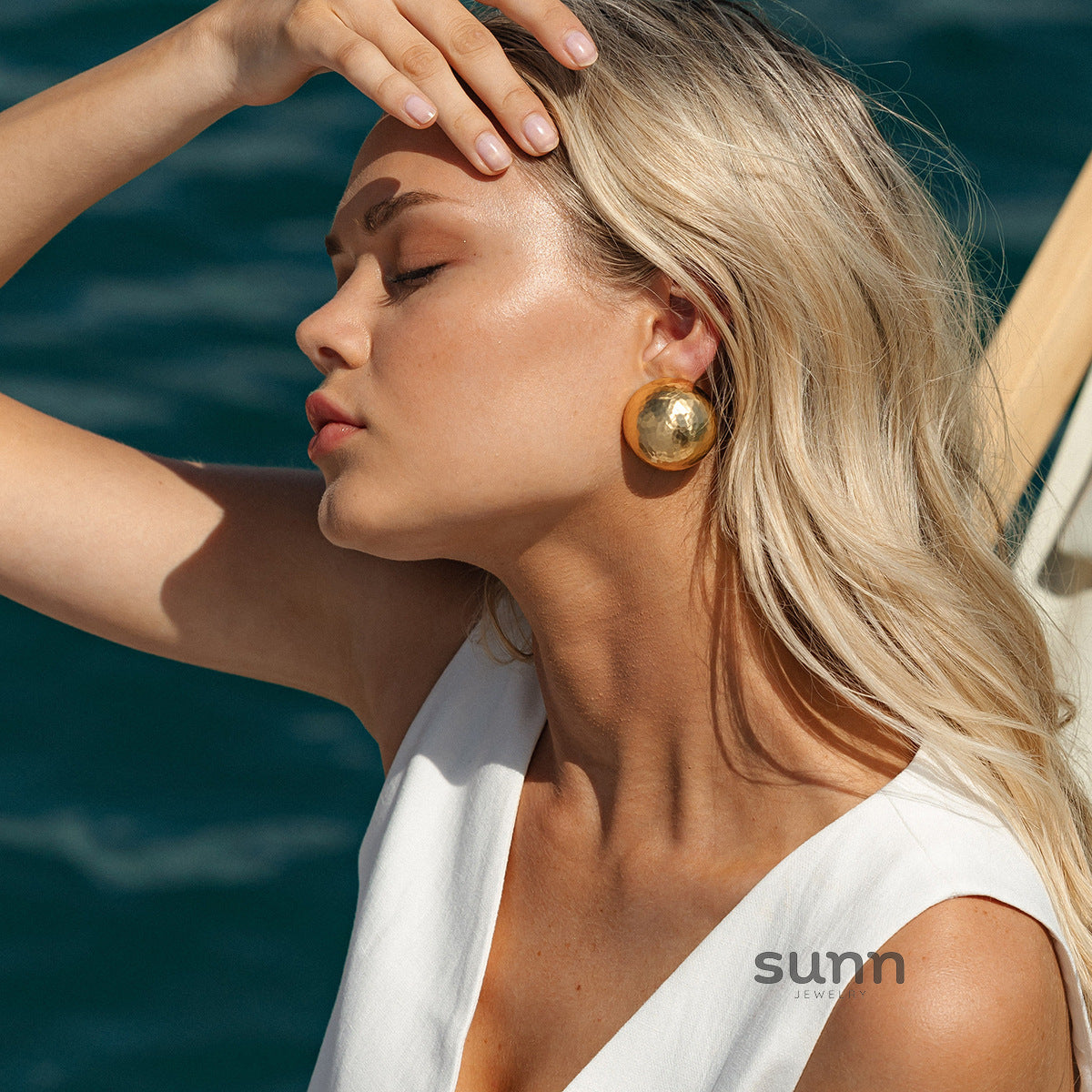 Kenslie Sculptural Gold Hoops [05SB3CA6]