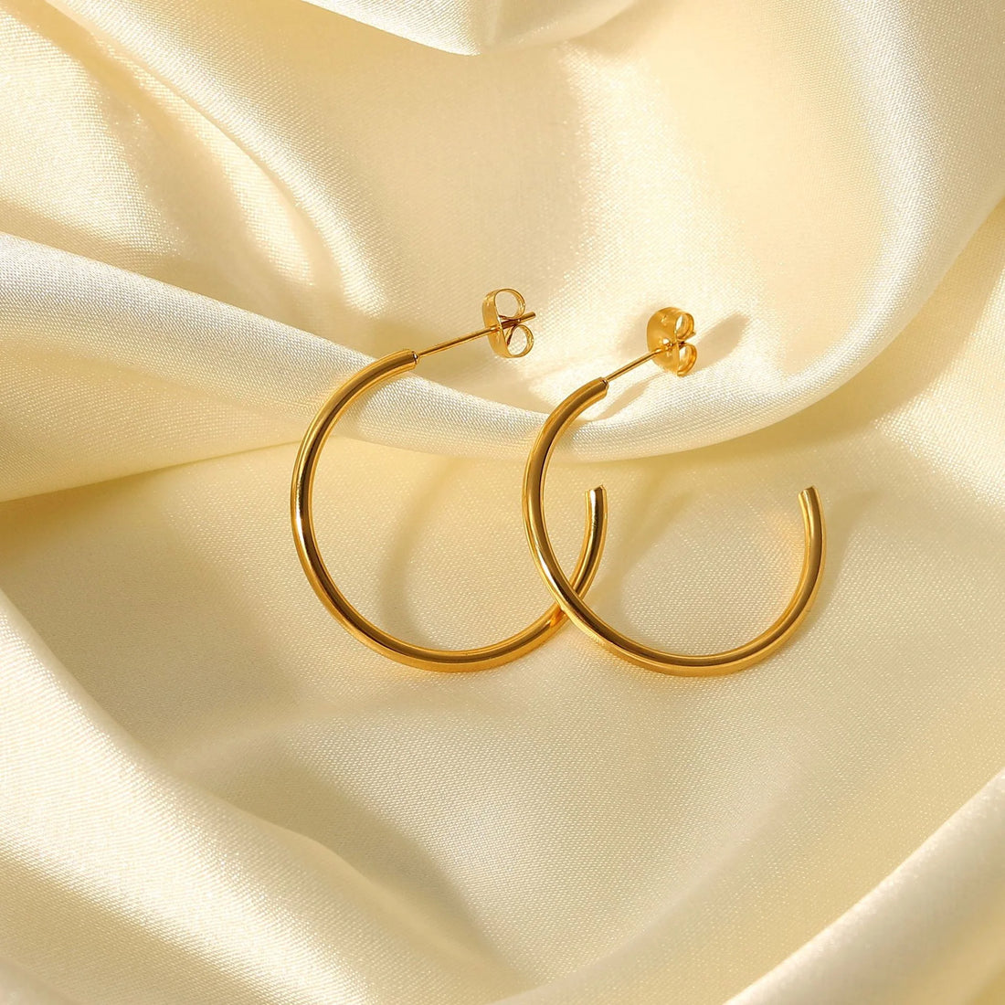 Keona Minimalist Hoop Earrings