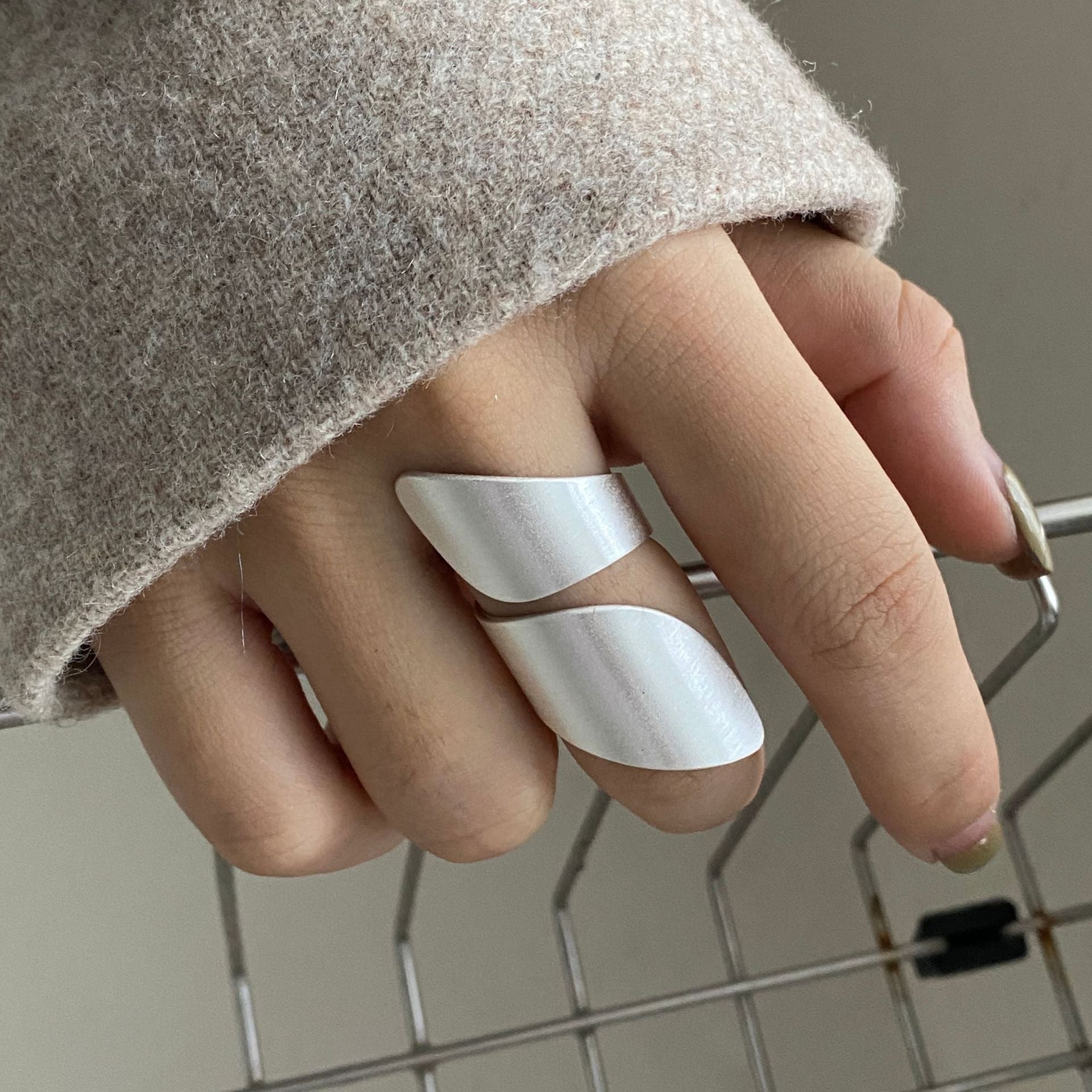 Keri Asymmetrical Open Ring [O6PS7467]