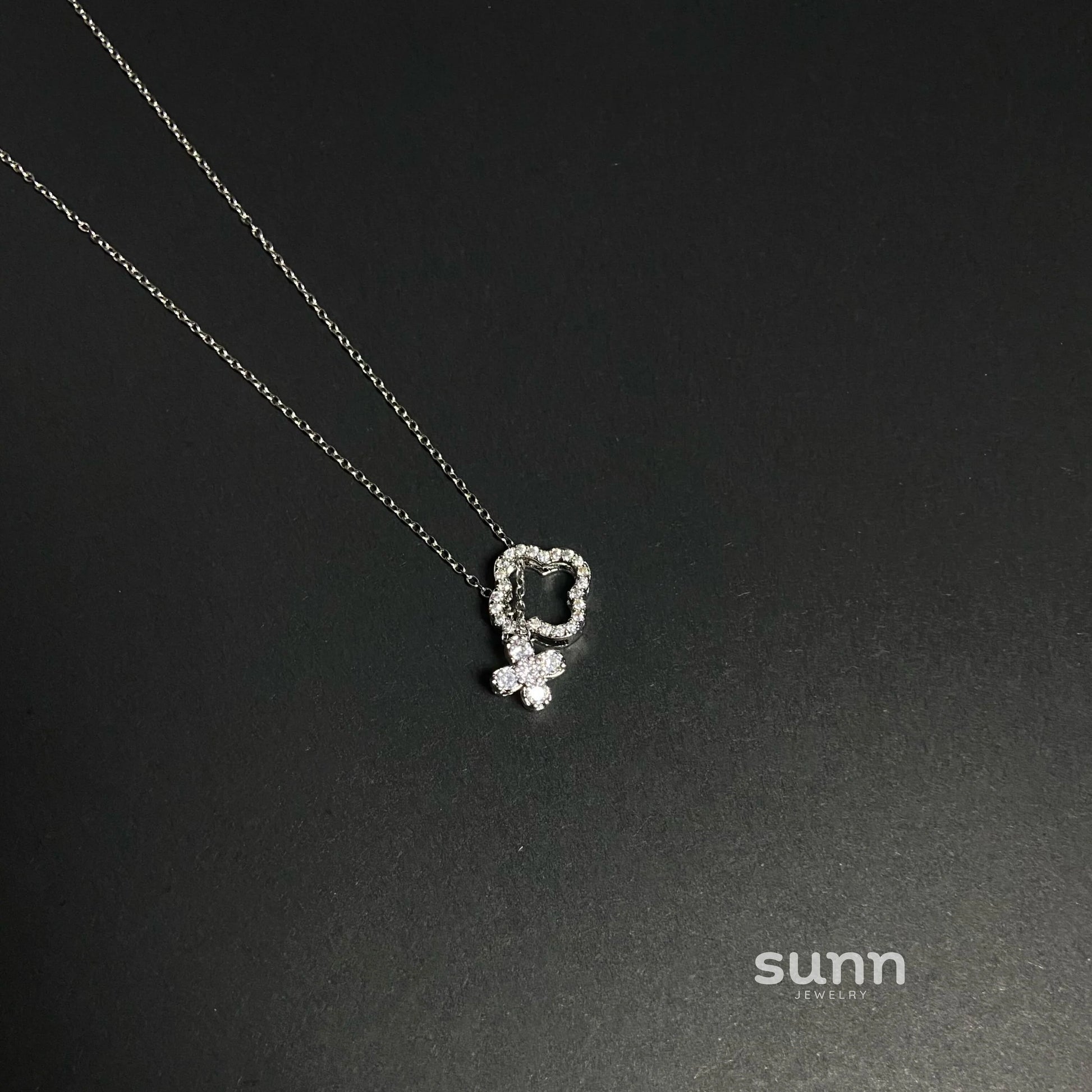 Kerrigan Transformable Clover Pendant Necklace