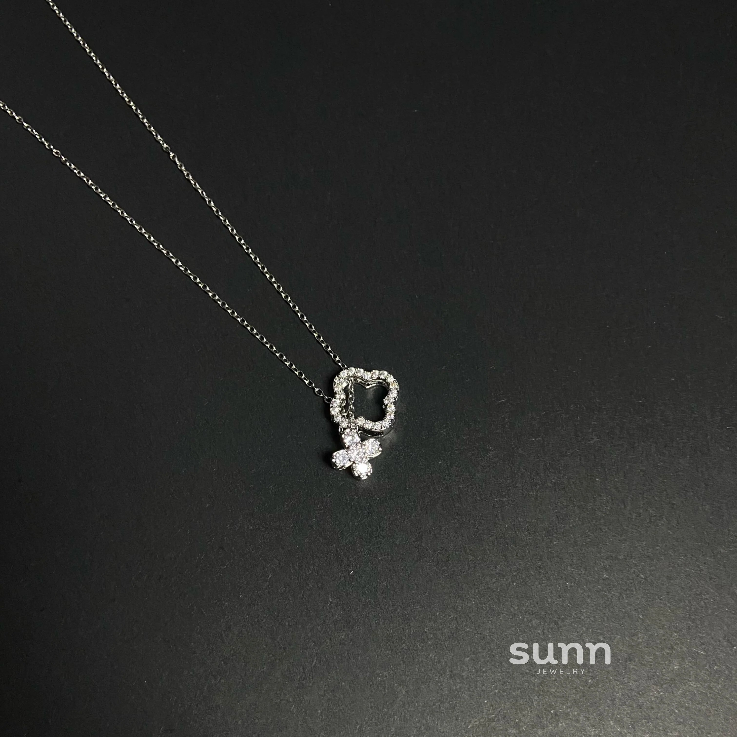Kerrigan Transformable Clover Pendant Necklace