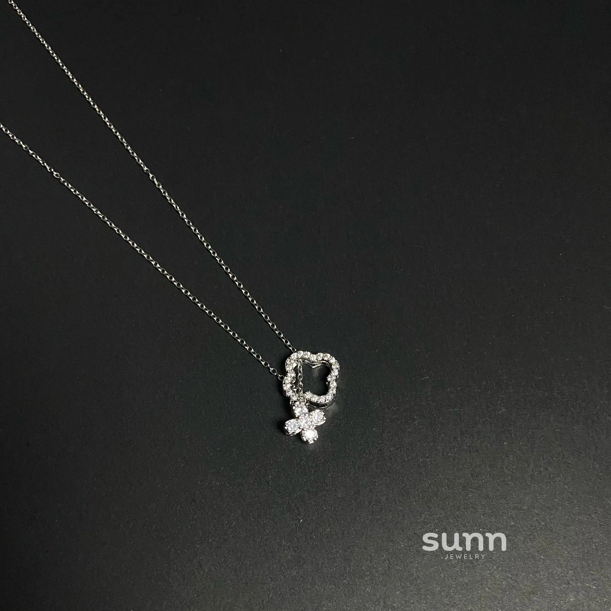 Kerrigan Transformable Clover Pendant Necklace