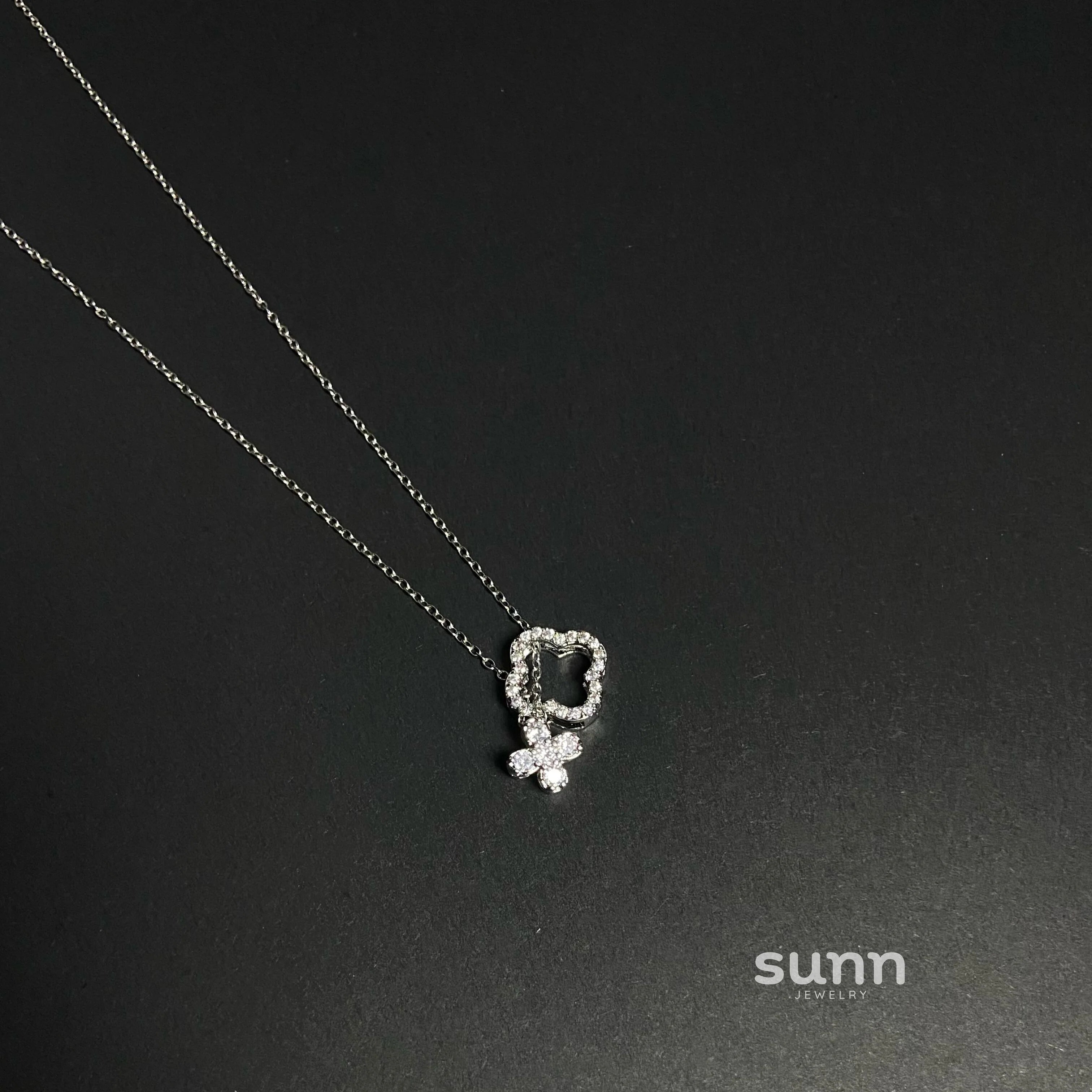 Kerrigan Transformable Clover Pendant Necklace