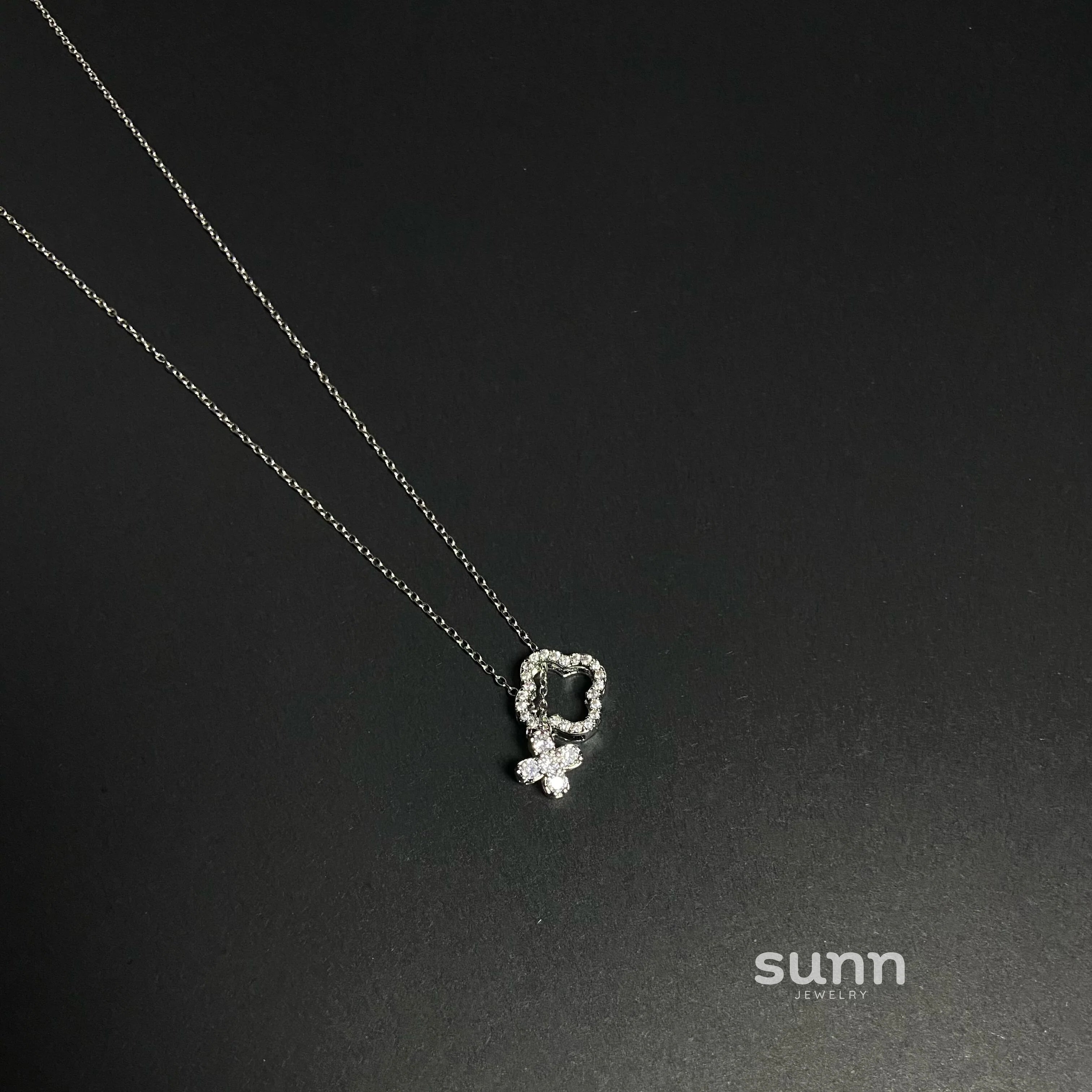 Kerrigan Transformable Clover Pendant Necklace