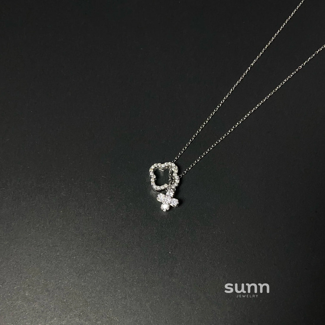 Kerrigan Transformable Clover Pendant Necklace