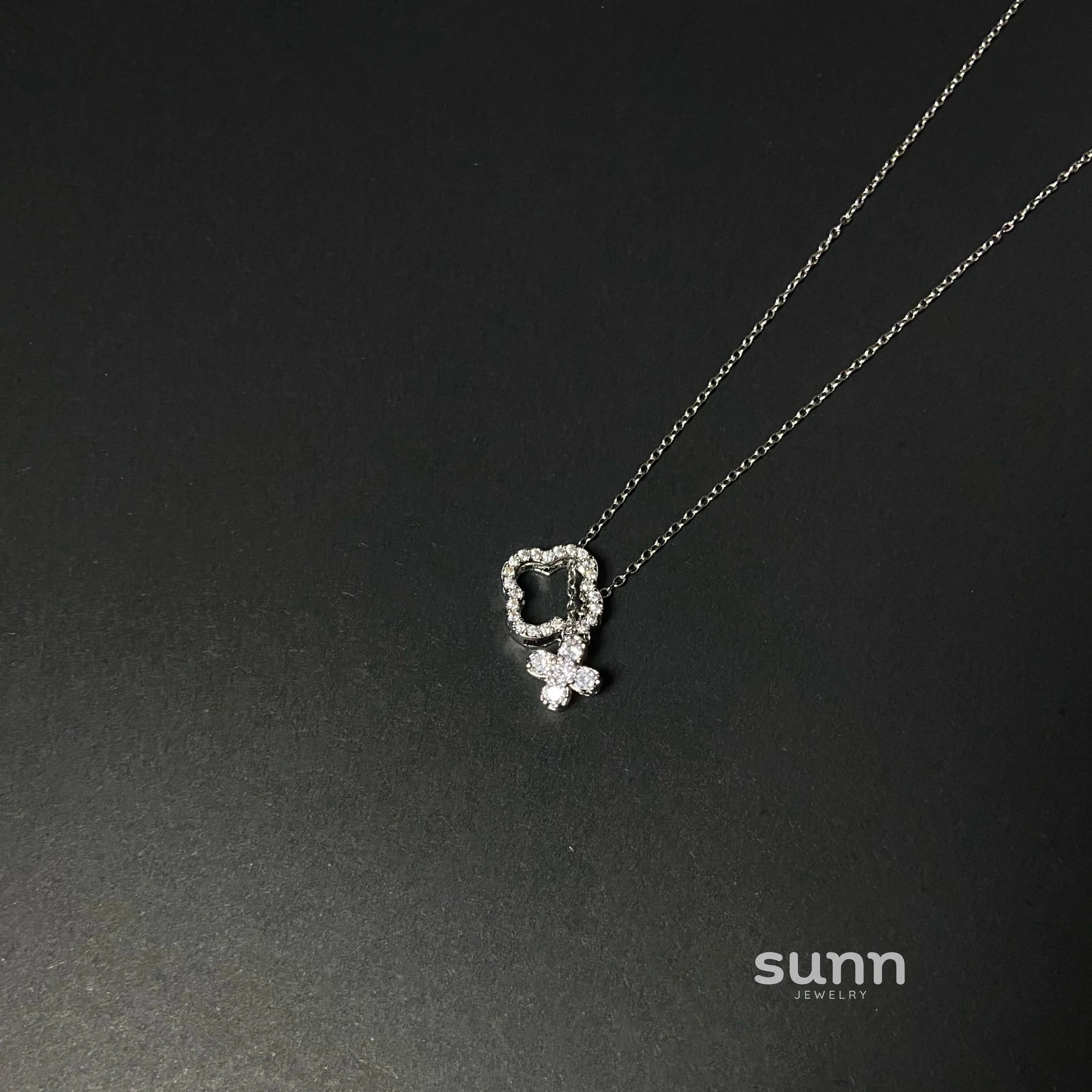 Kerrigan Transformable Clover Pendant Necklace