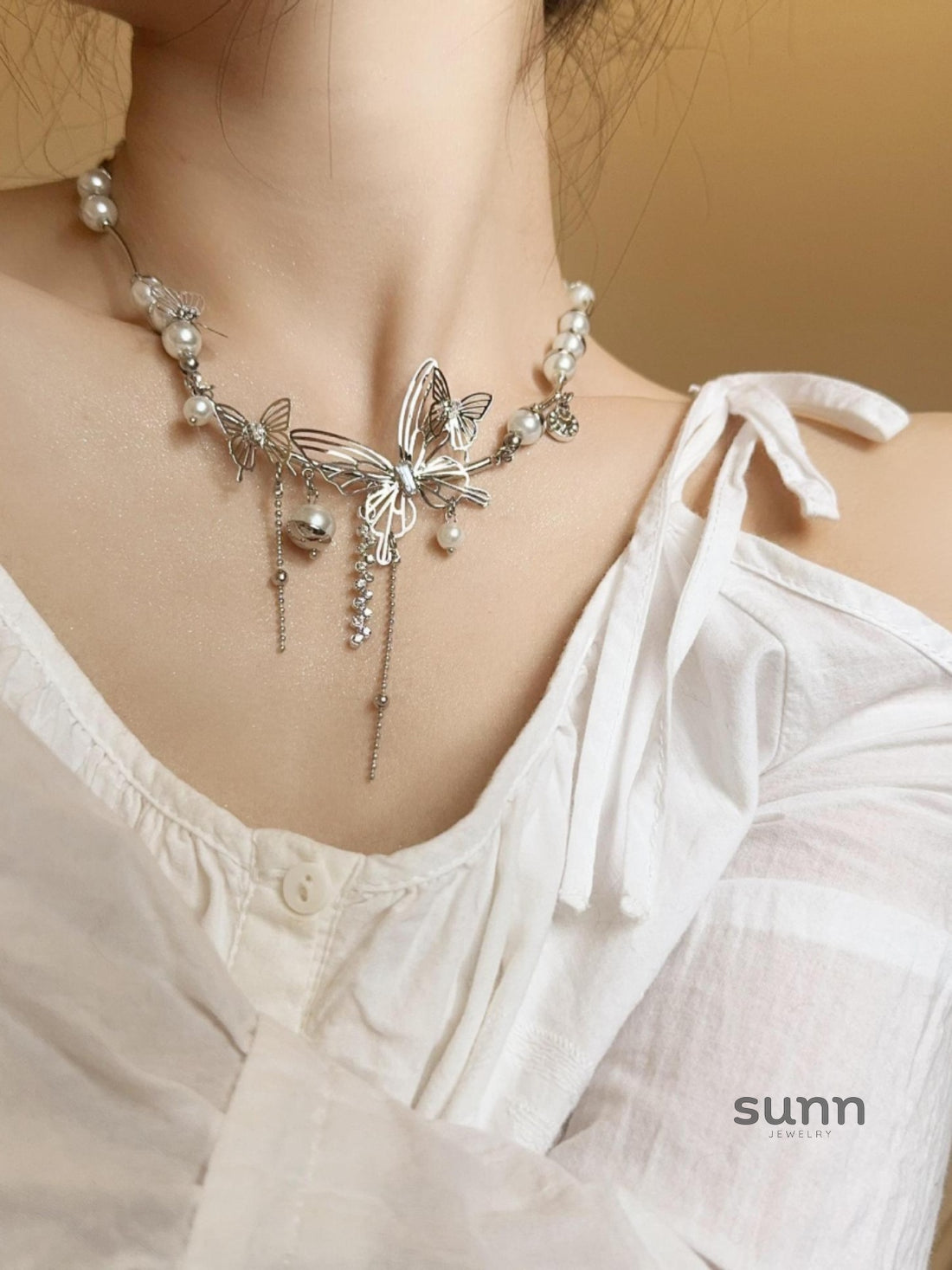Kerrington Pearl Butterfly Choker [IDVAAR14]