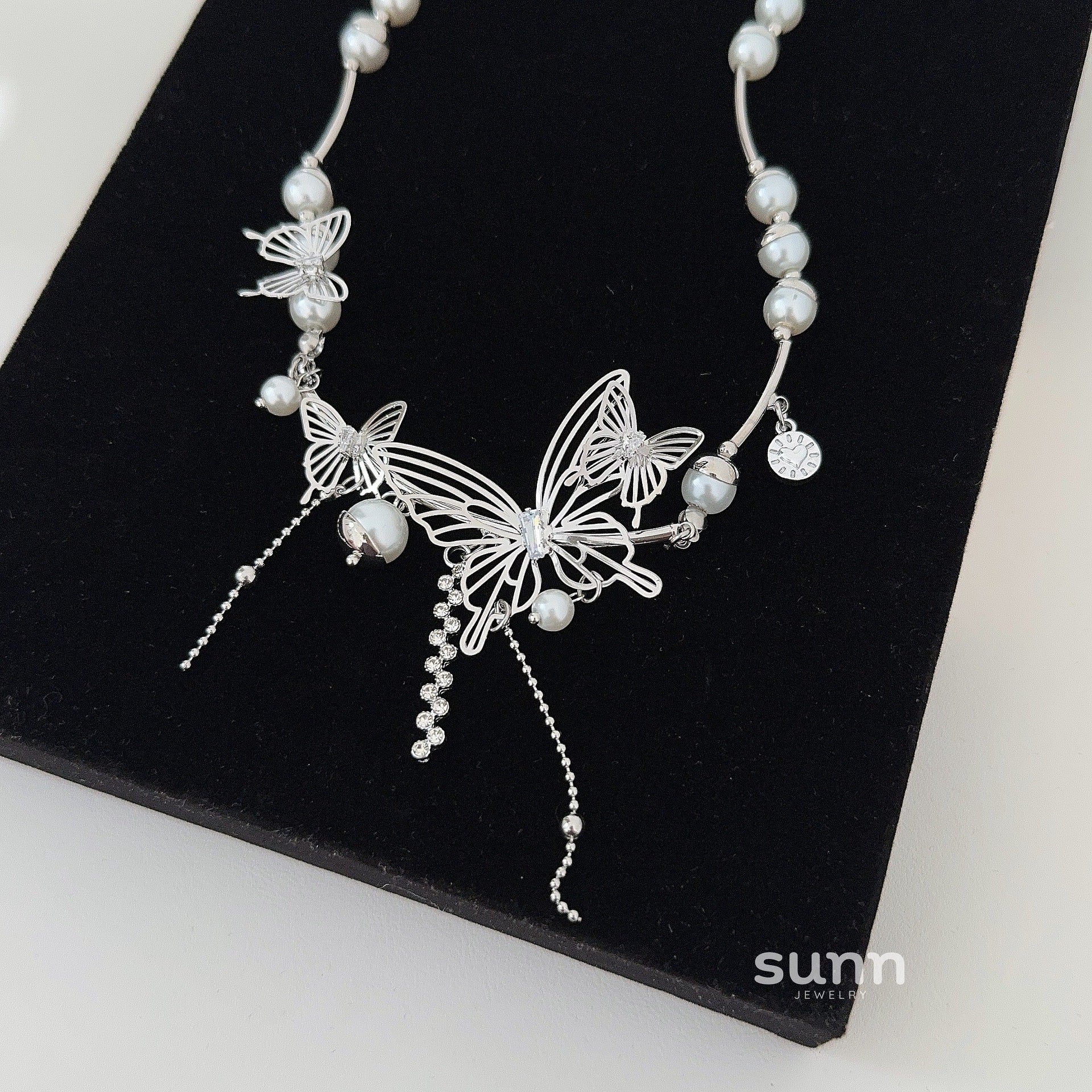 Kerrington Pearl Butterfly Choker [8BPAQWSP]