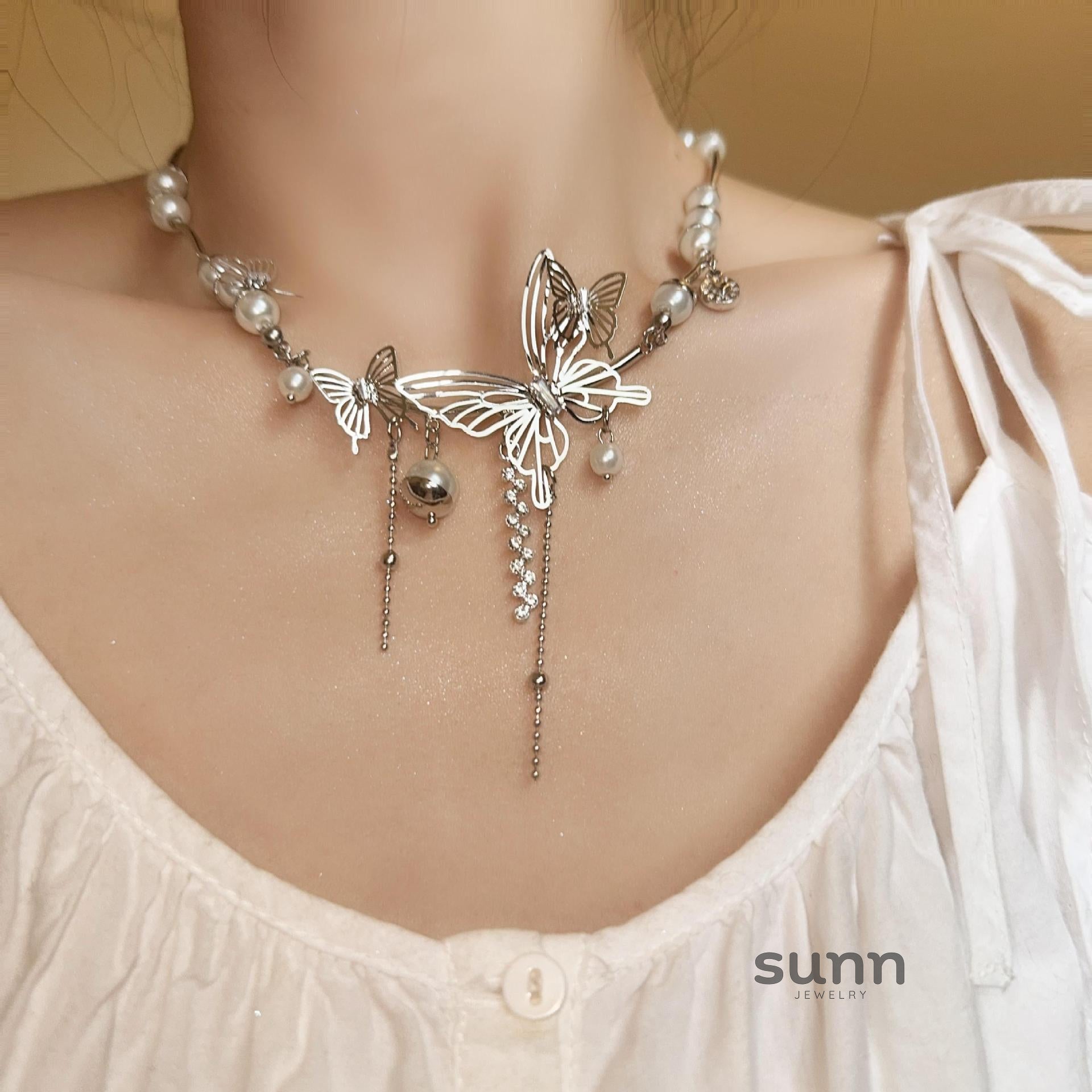Kerrington Pearl Butterfly Choker [8S3MOCZD]