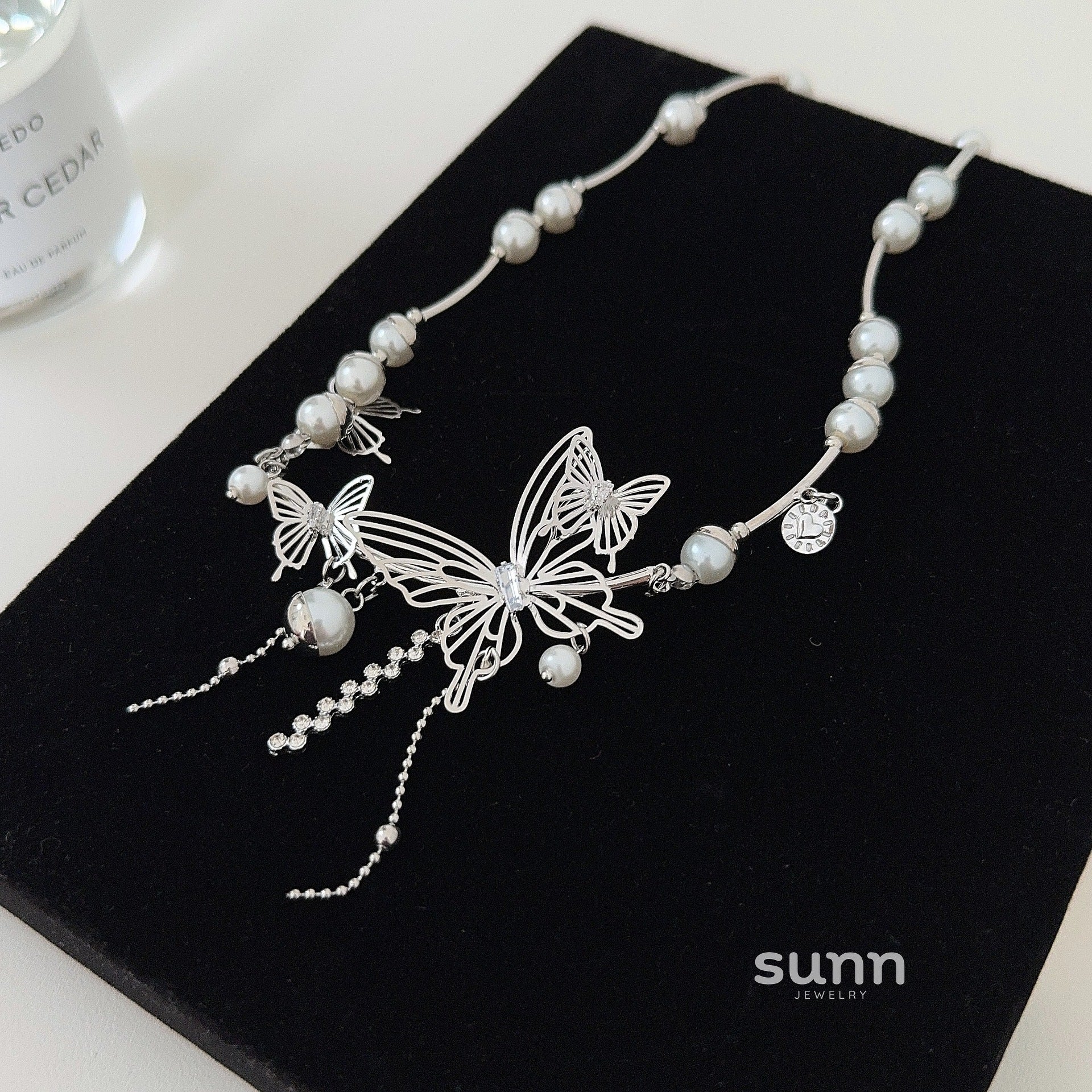 Kerrington Pearl Butterfly Choker [CH0IGVM4]