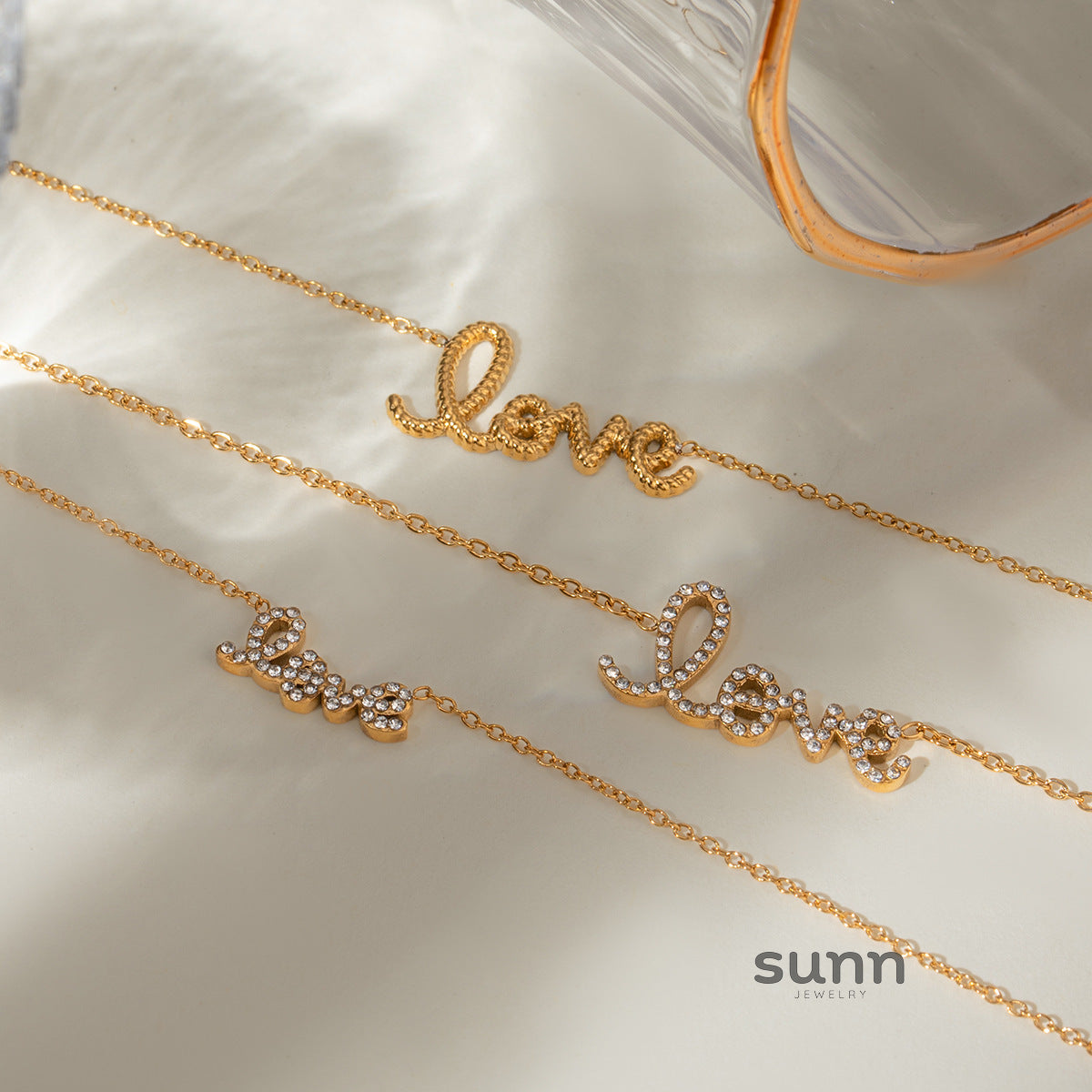 Keturah Delicate Pendant Necklace [5SRDA46J]