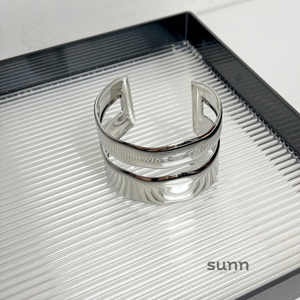 Keturah Sculptural Cuff Bracelet [LXTPS3QY]