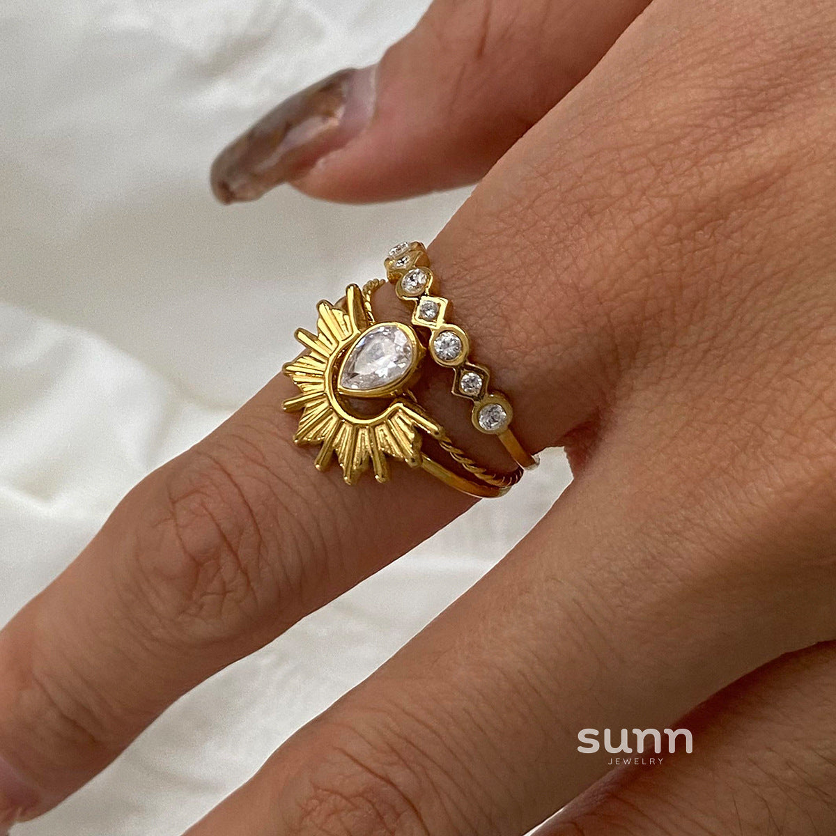 Keya Sleek Stacking Rings [EOVI6C1F]