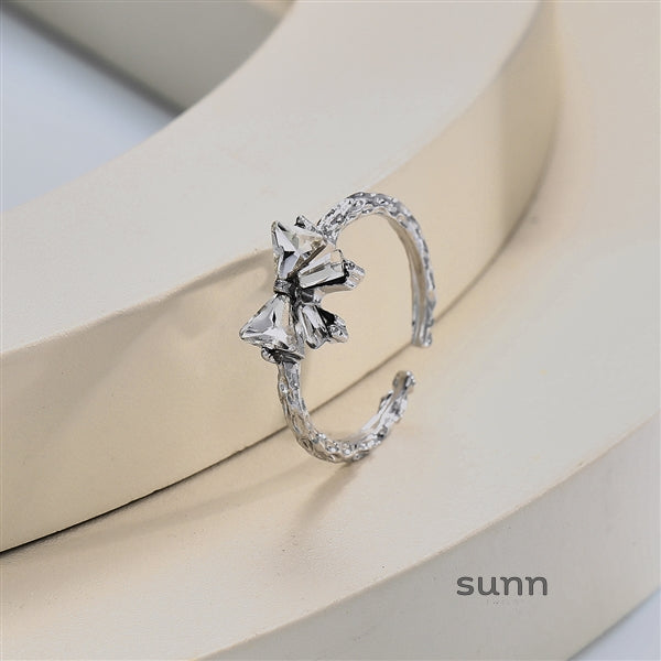 Khadija Dainty Bow Ring [IVVU17KK]