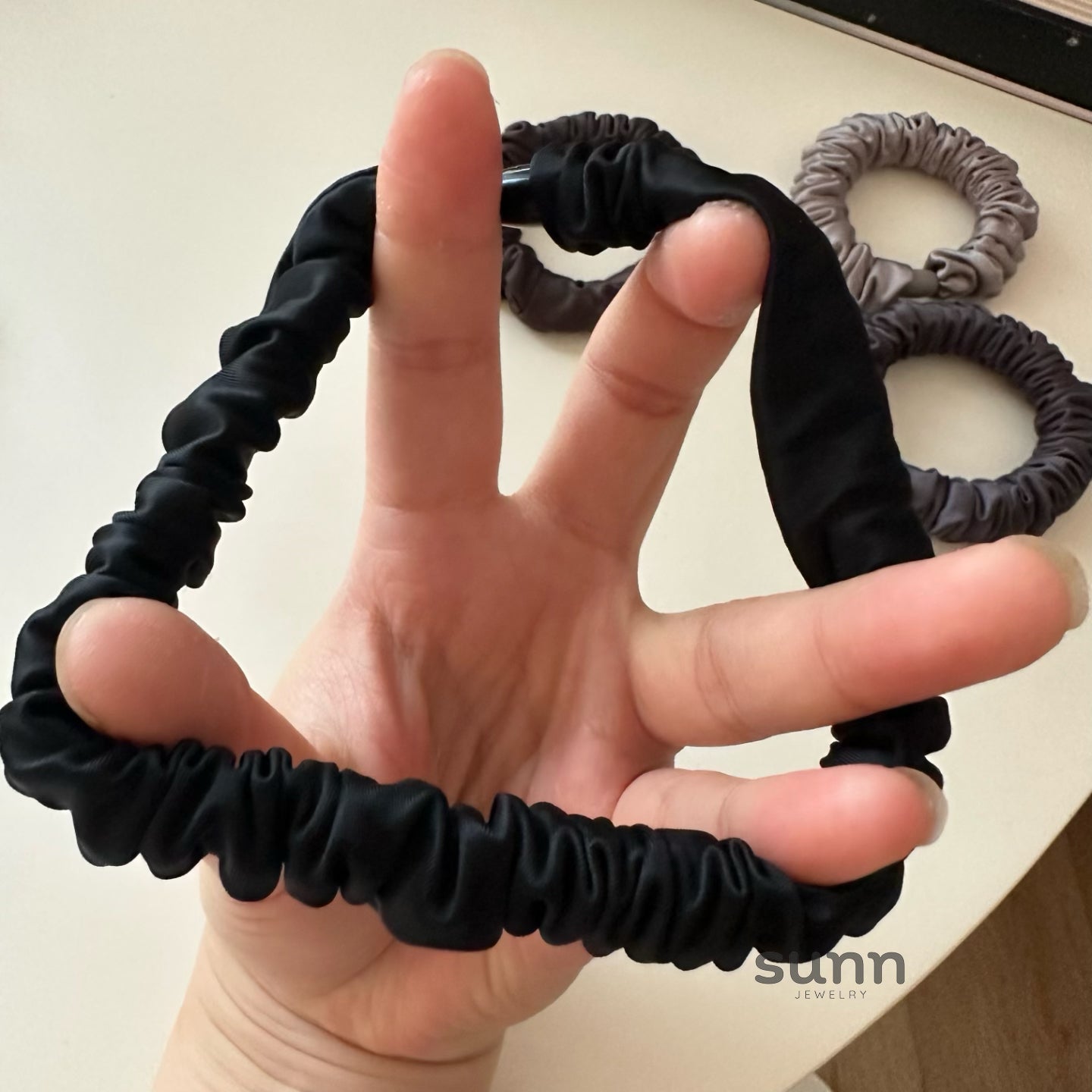Khalani Satin Hair Scrunchie [Z2ONBW0M]