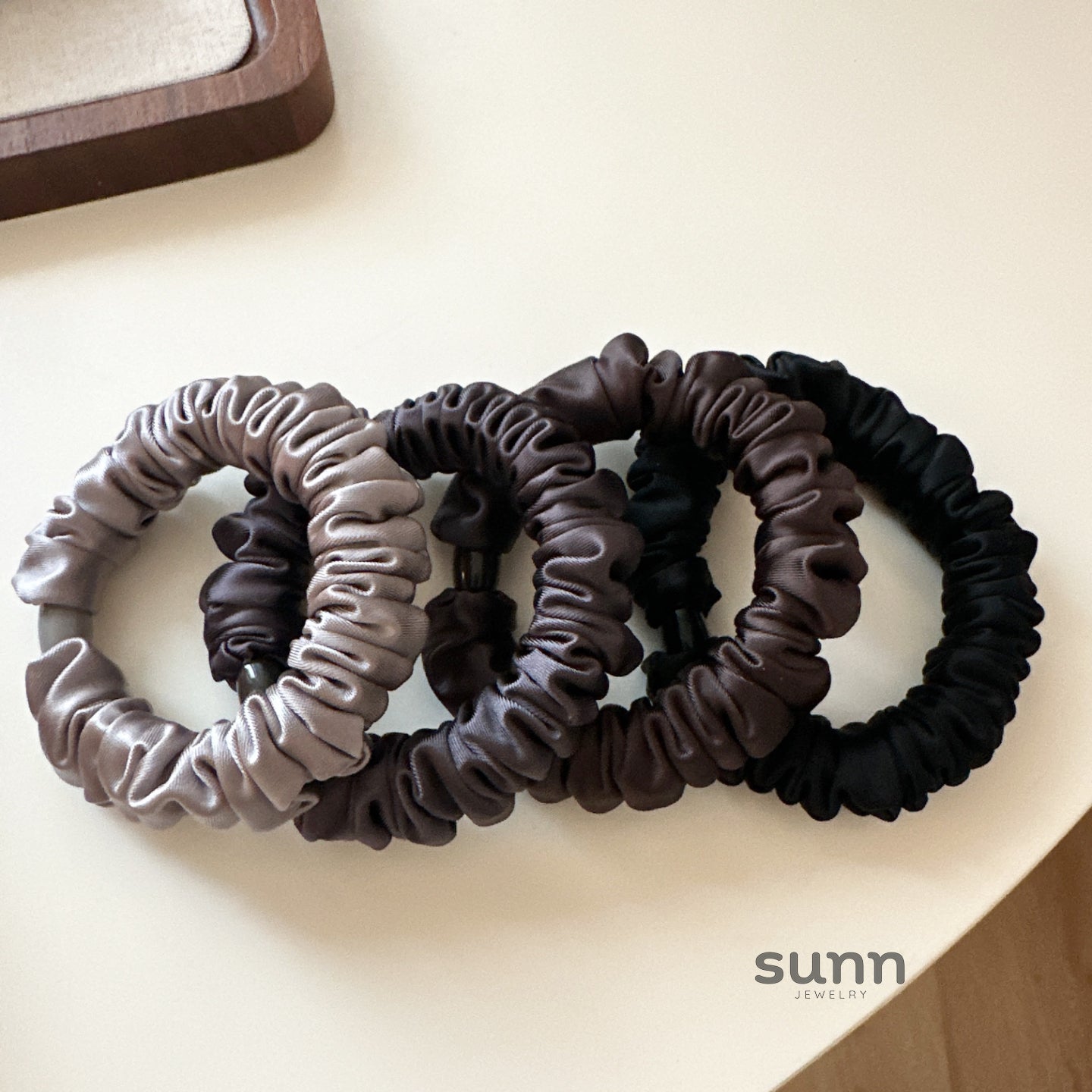 Khalani Satin Hair Scrunchie [L4O3XNPZ]
